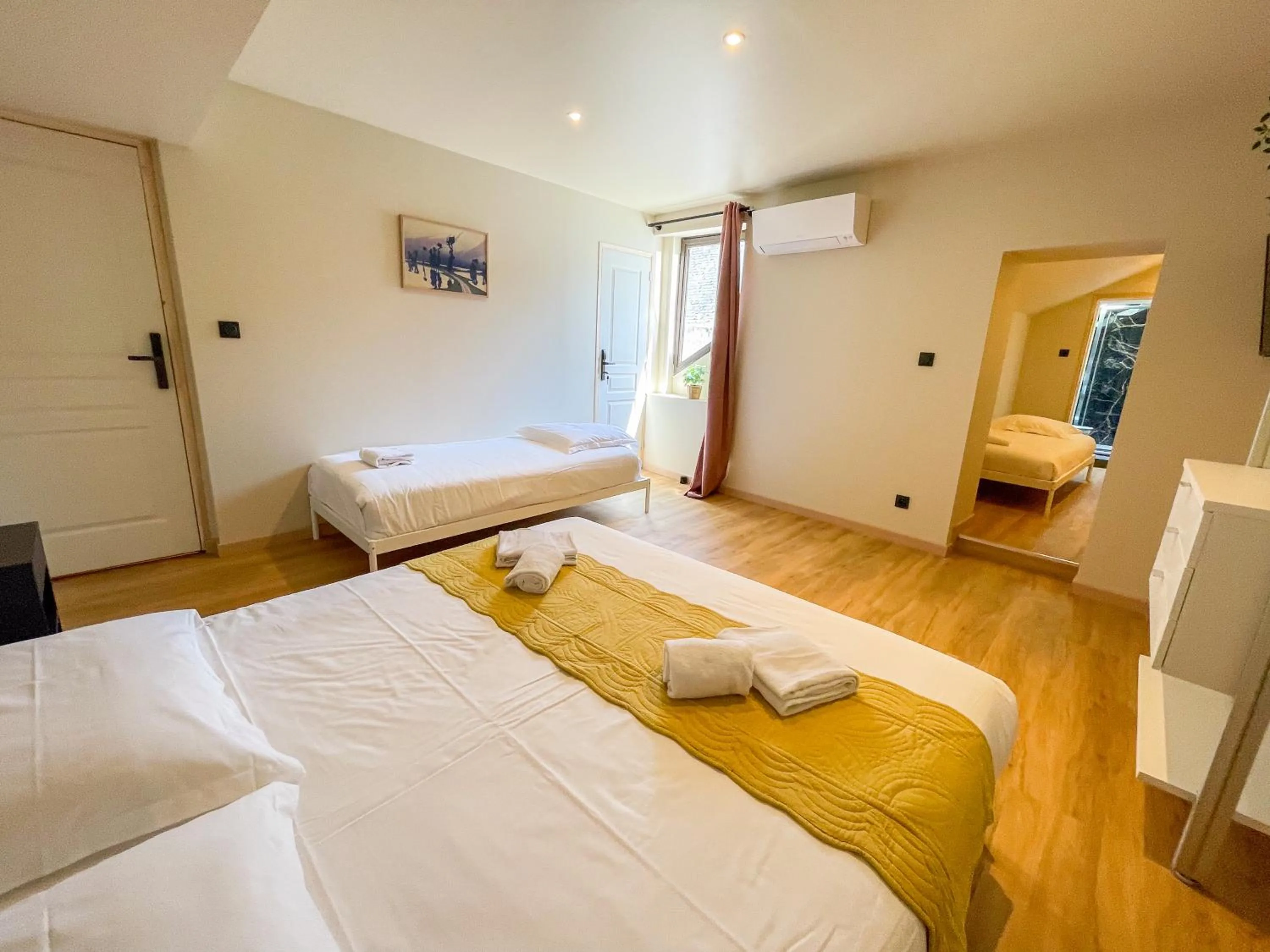 Bed in La Collégiale