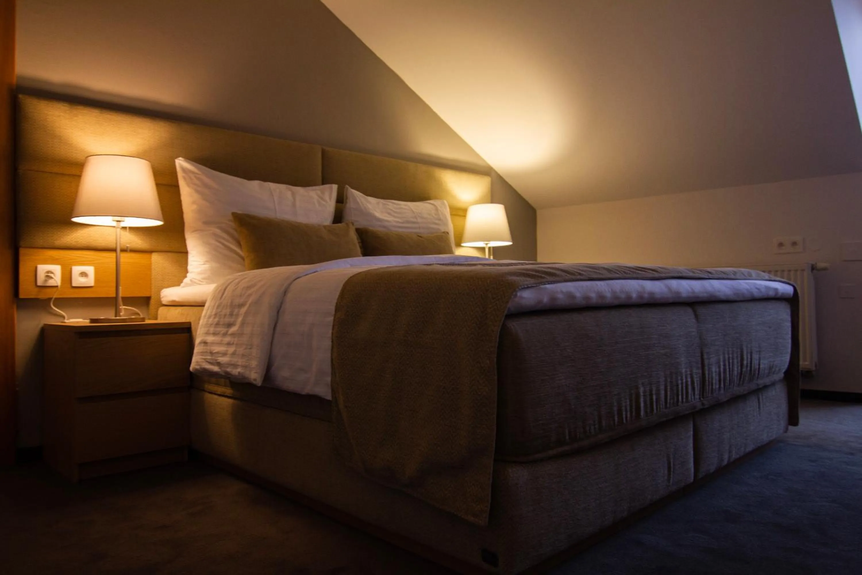 Bedroom, Bed in Hotel Marathon