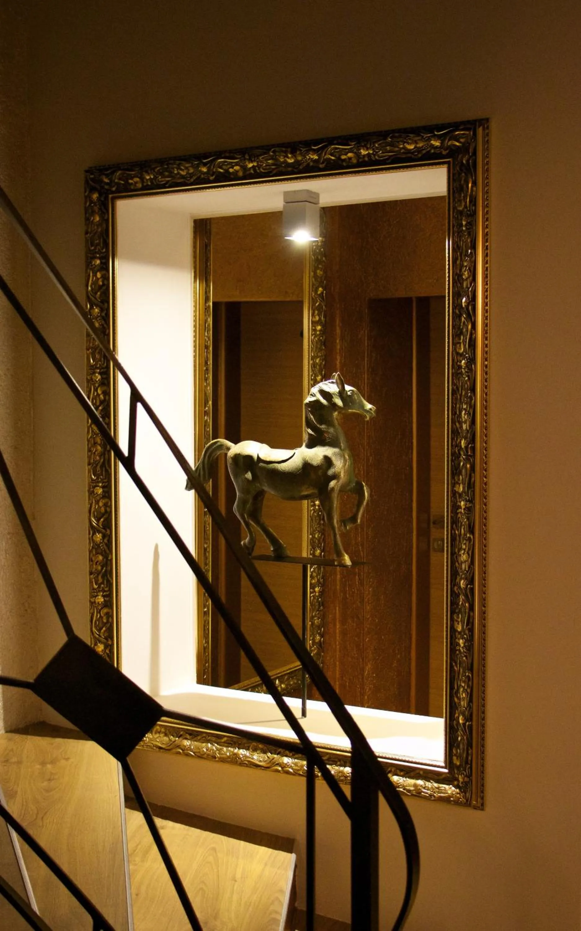 Restaurant/places to eat in Hotel Marathon