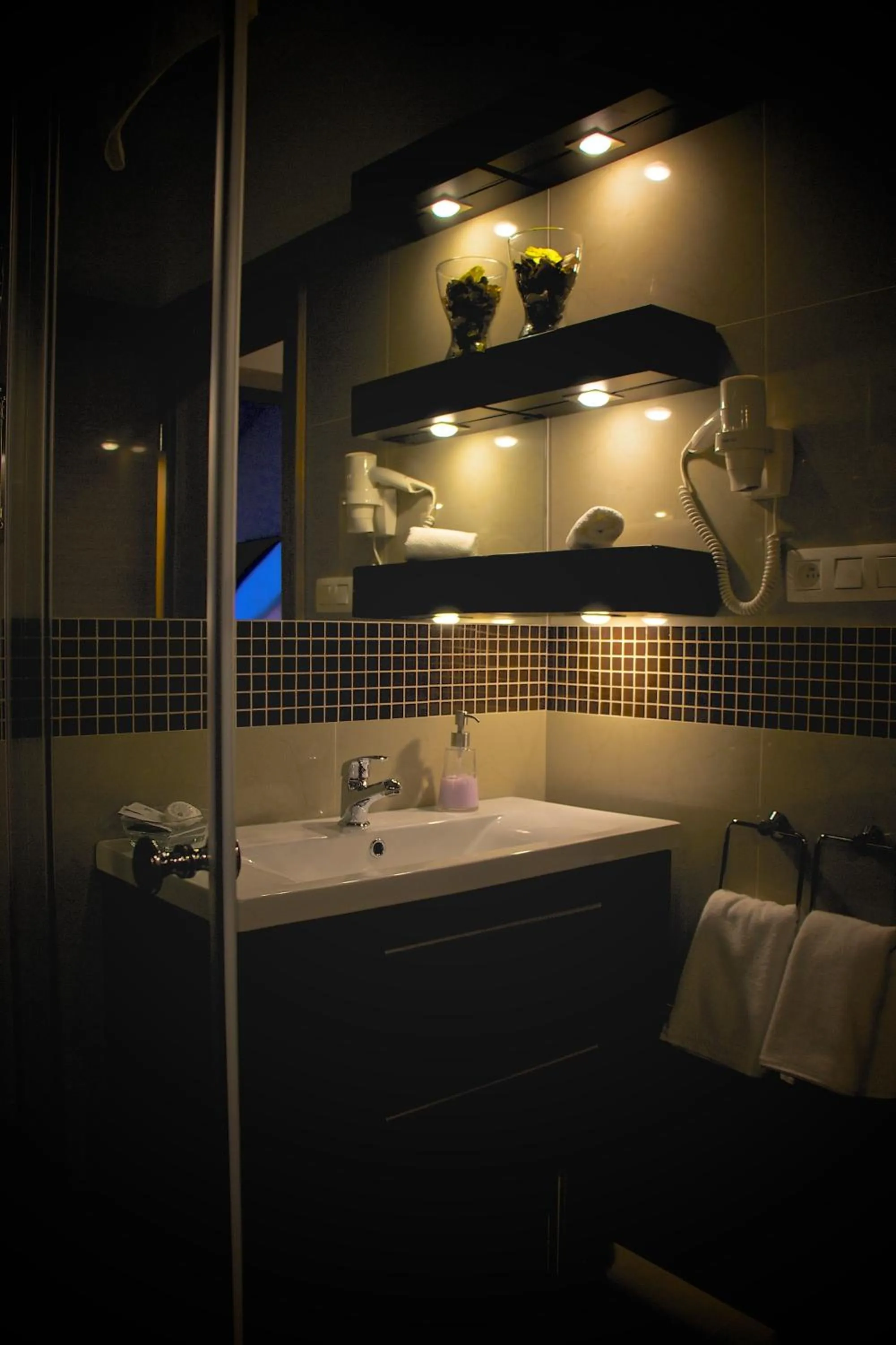 Bathroom in Hotel Marathon