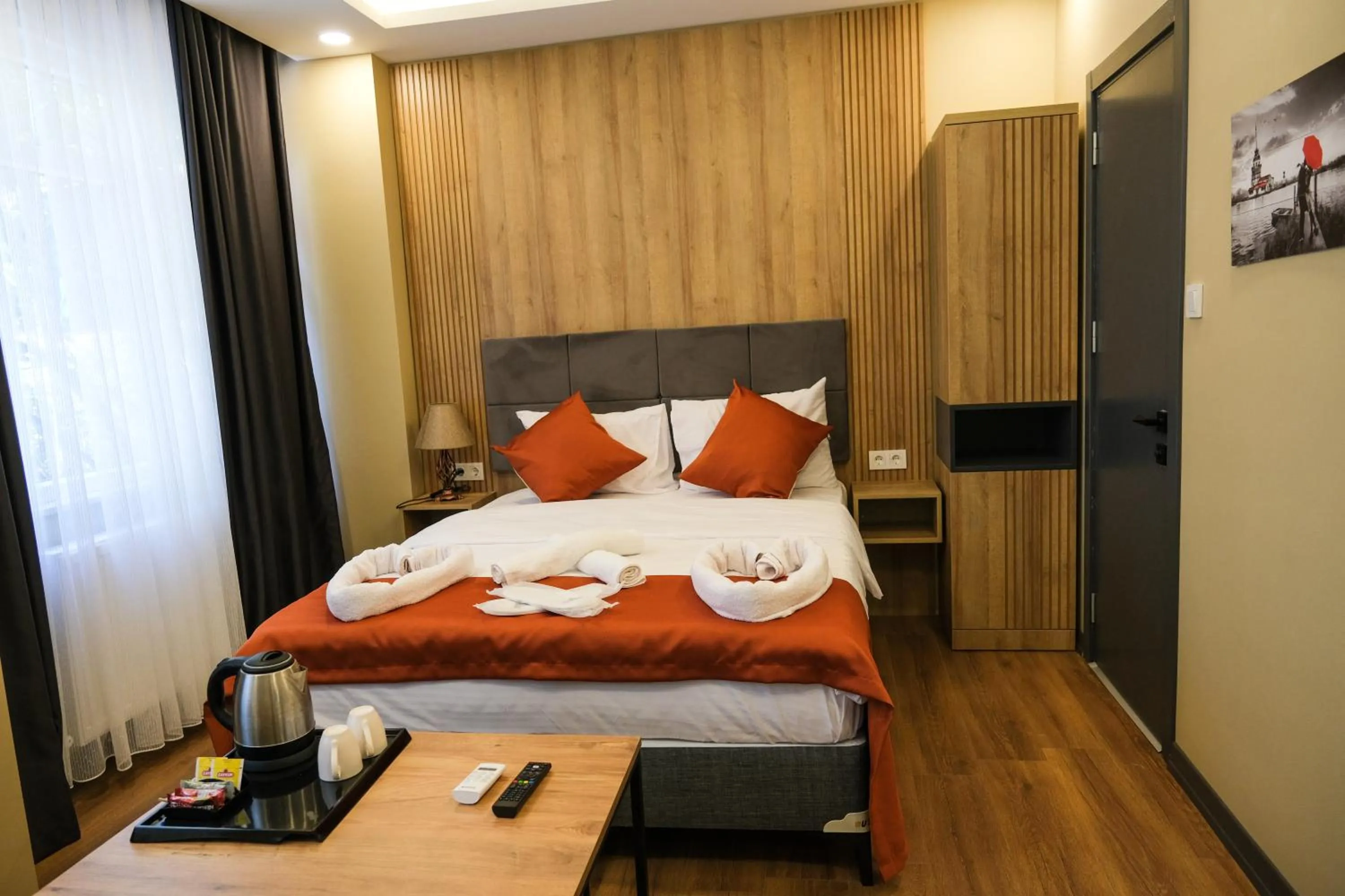 Photo of the whole room, Bed in hotel La Vitrine