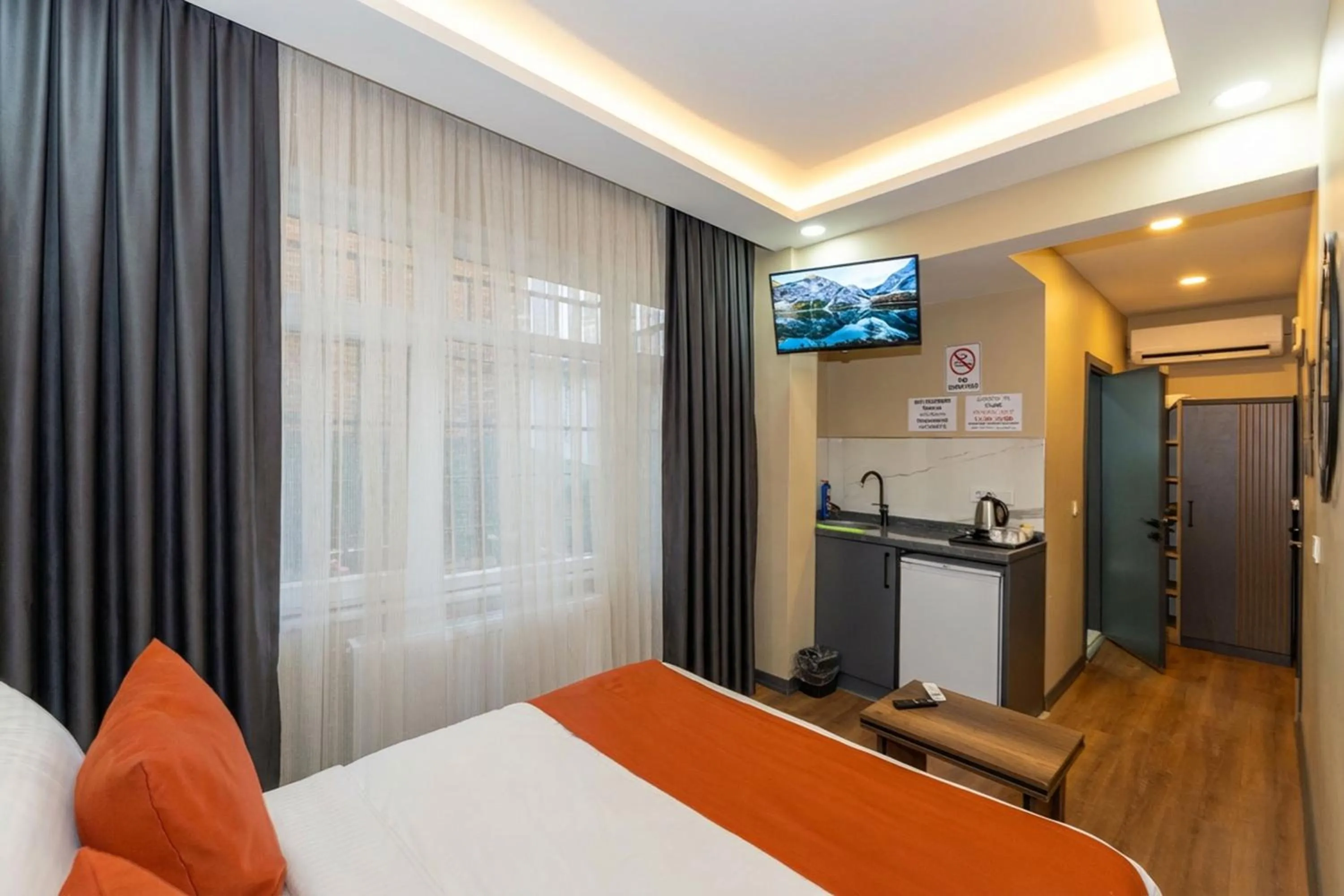 Bed in hotel La Vitrine