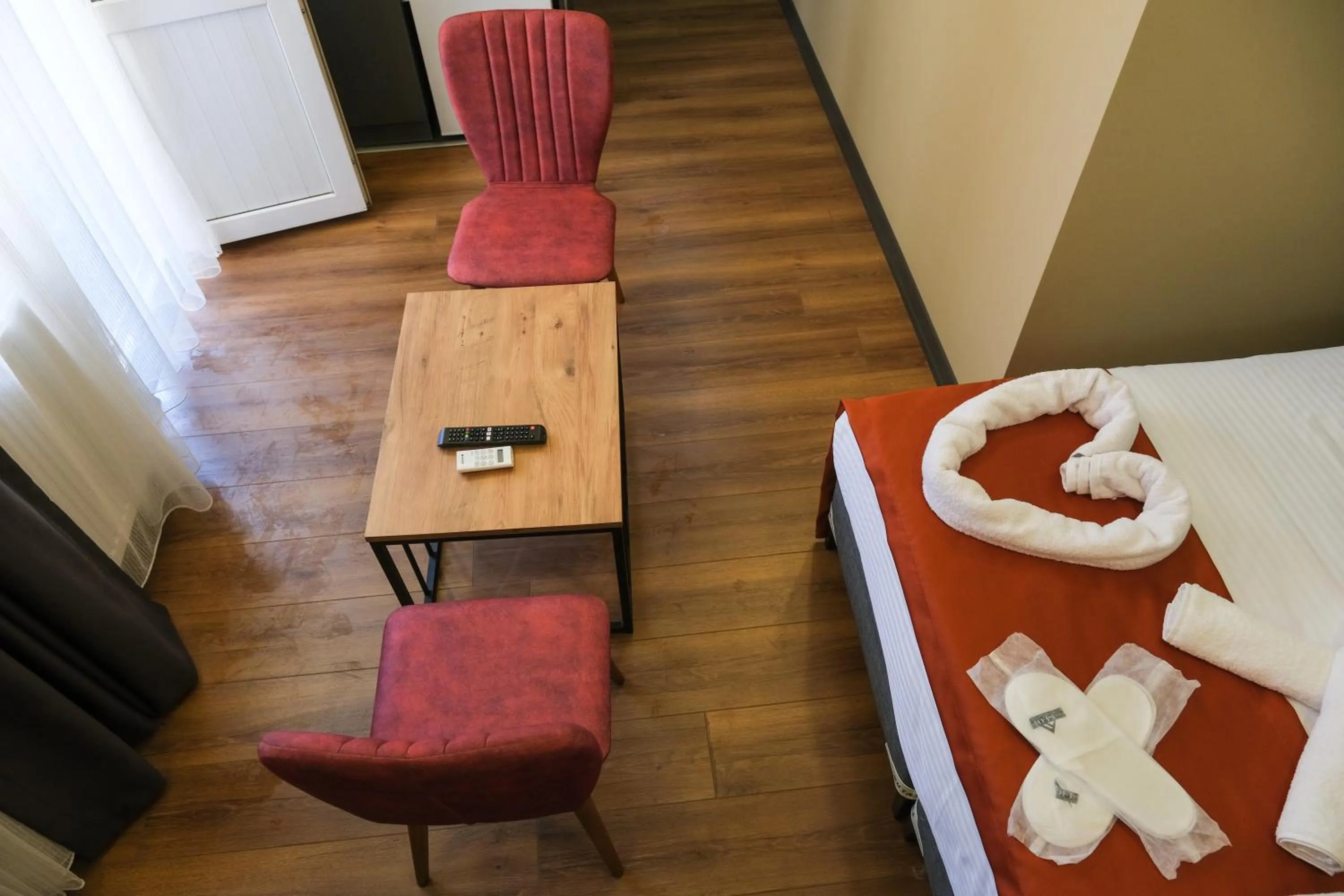 Photo of the whole room, Bed in hotel La Vitrine