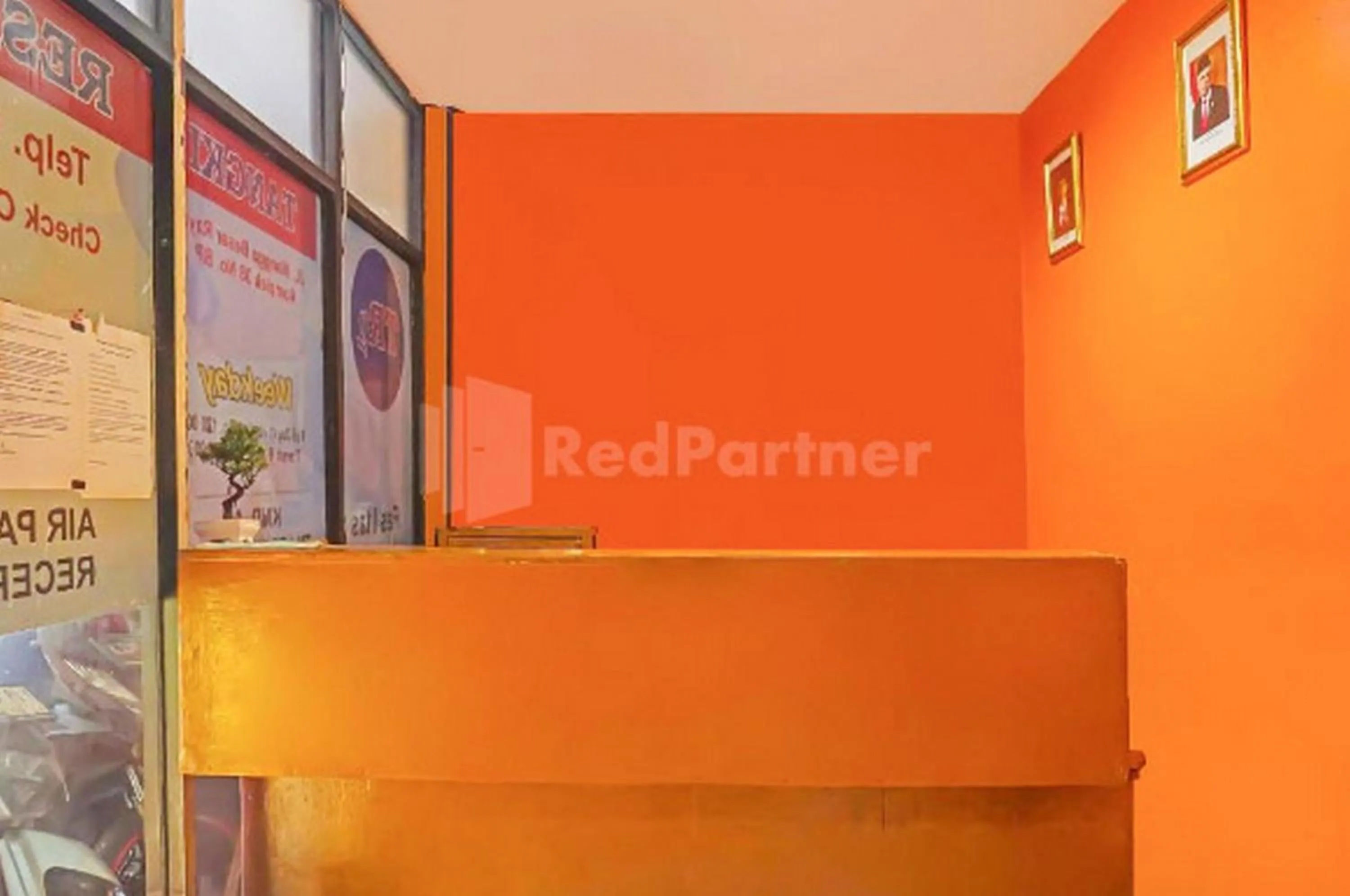 Lobby or reception in Tangki Residence 2 RedPartner