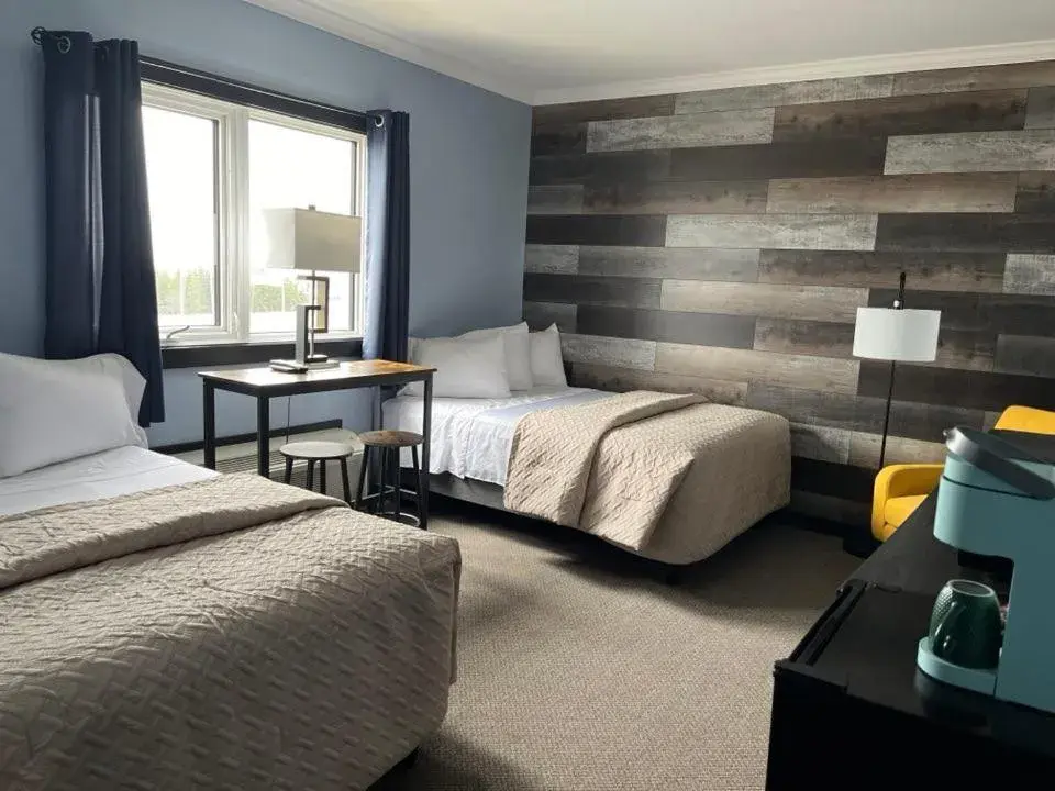 Double Room in Acadian Hotel Double Room in Acadian Hotel