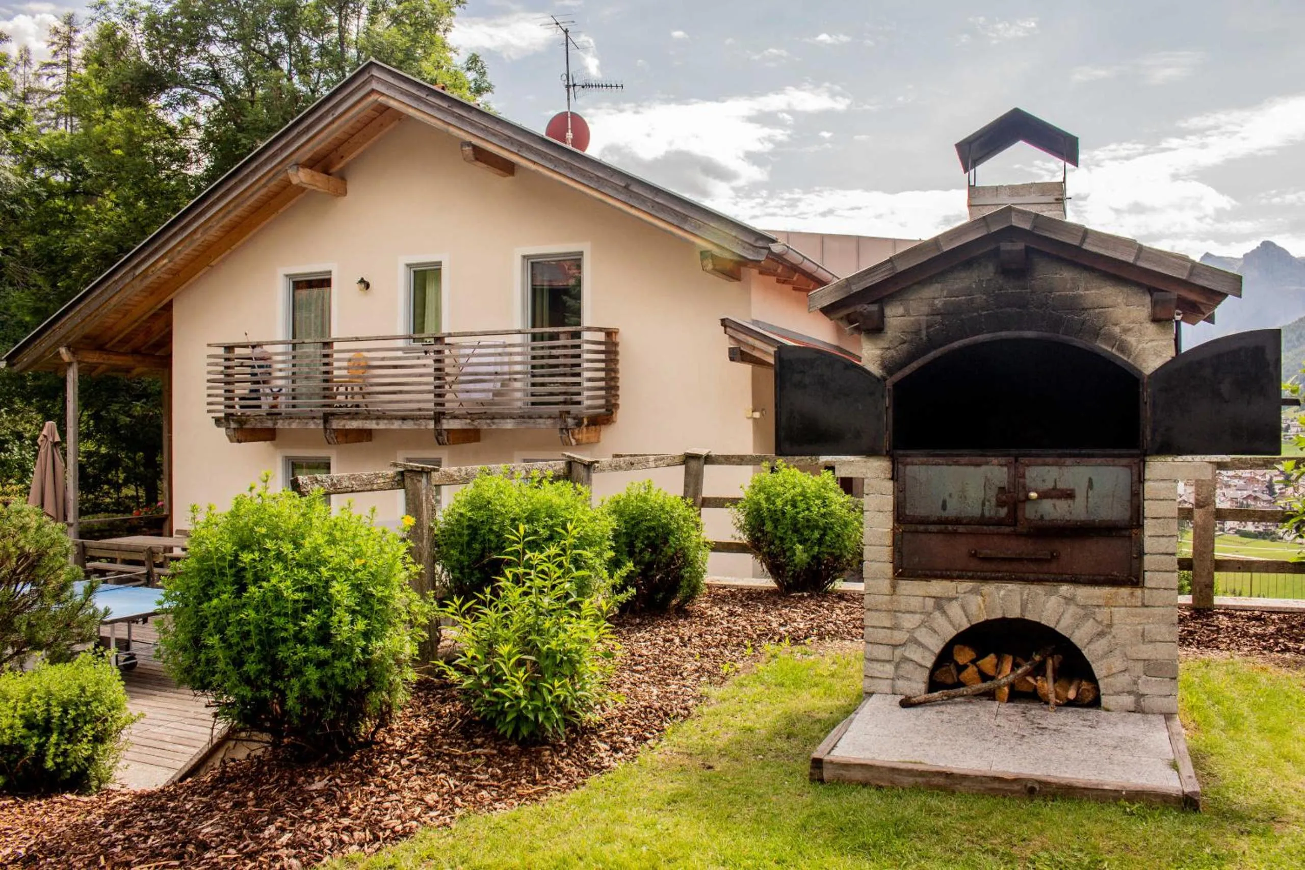 Summer in Residence Rosarela