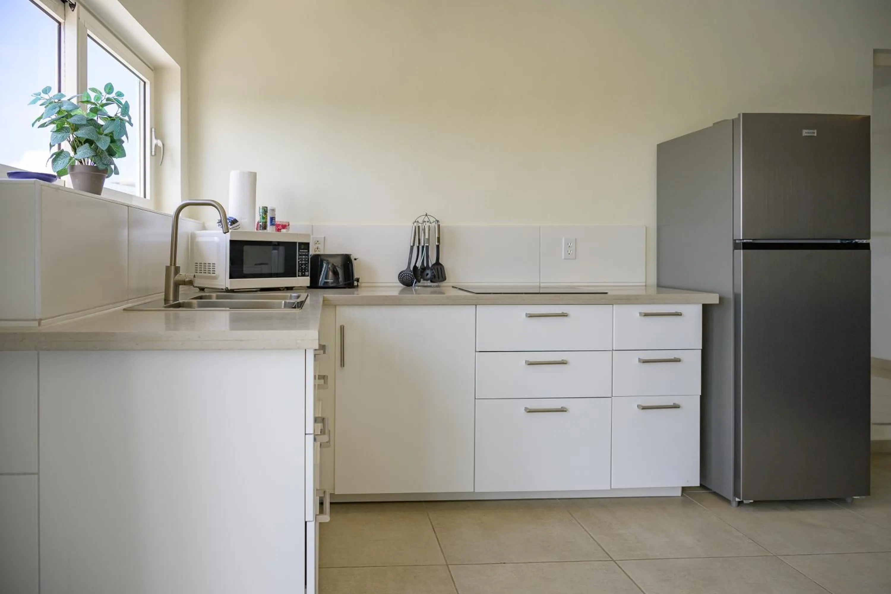 microwave in MERAKII SEAVIEW ESCAPE CURACAO