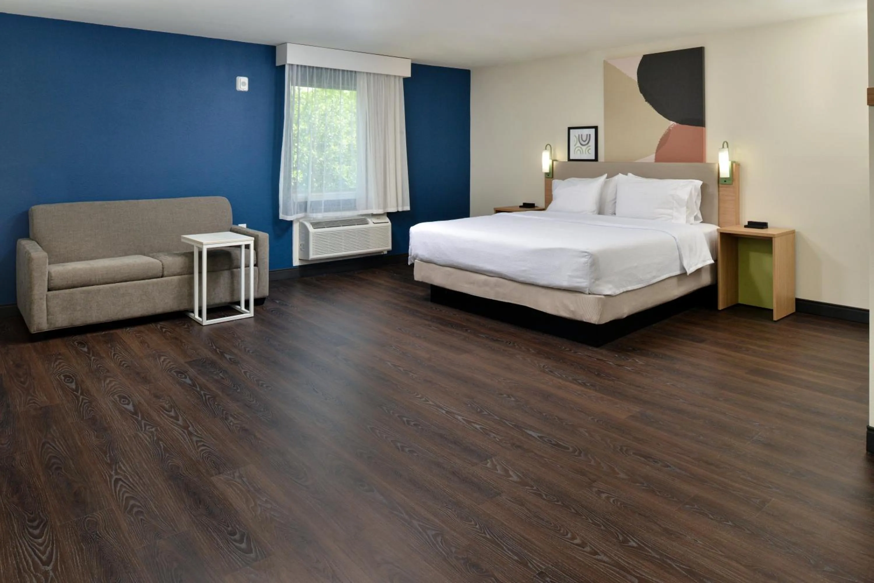 Bedroom, Bed in Spark By Hilton Dallas Medical District Love Field