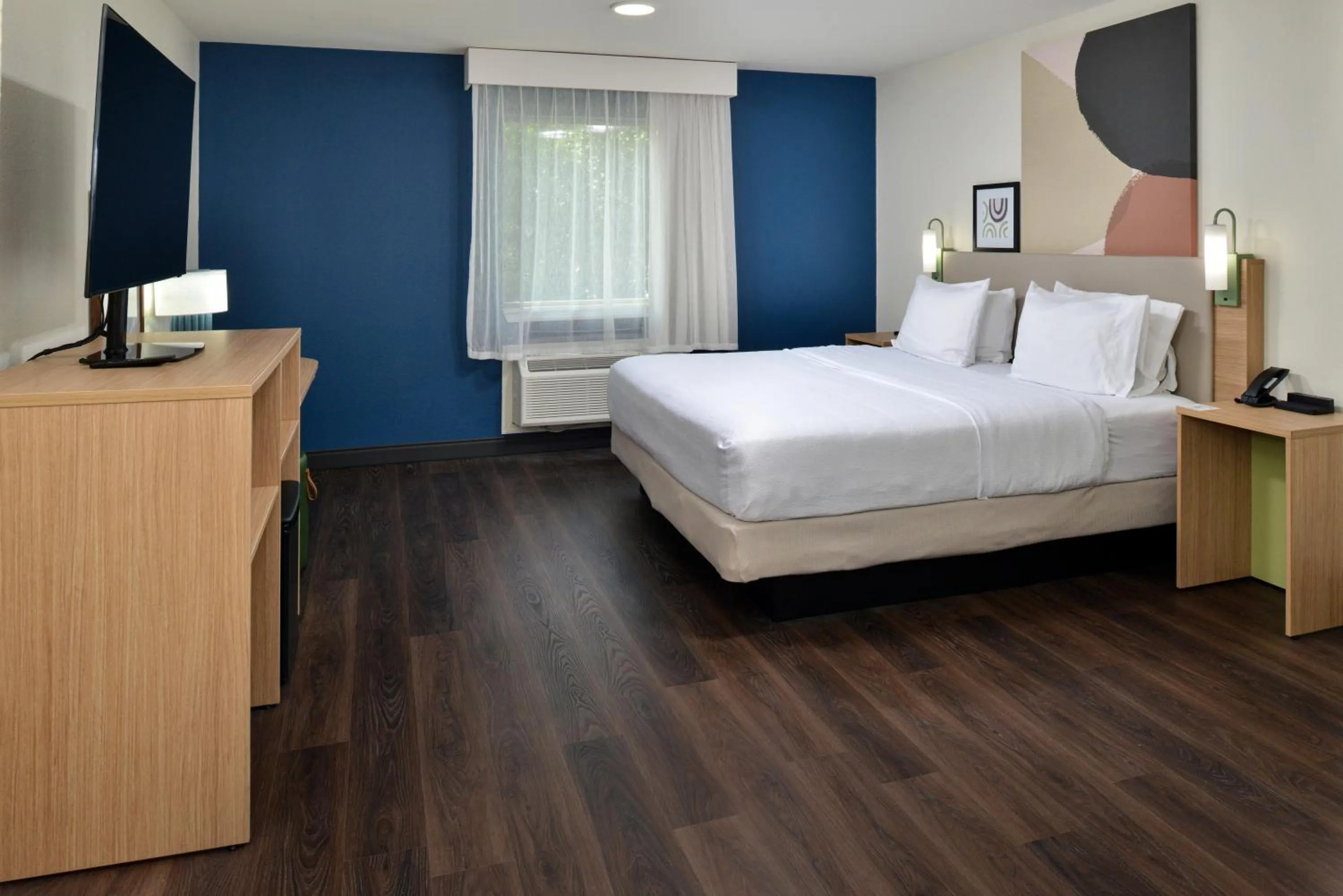 Bedroom, Bed in Spark By Hilton Dallas Medical District Love Field