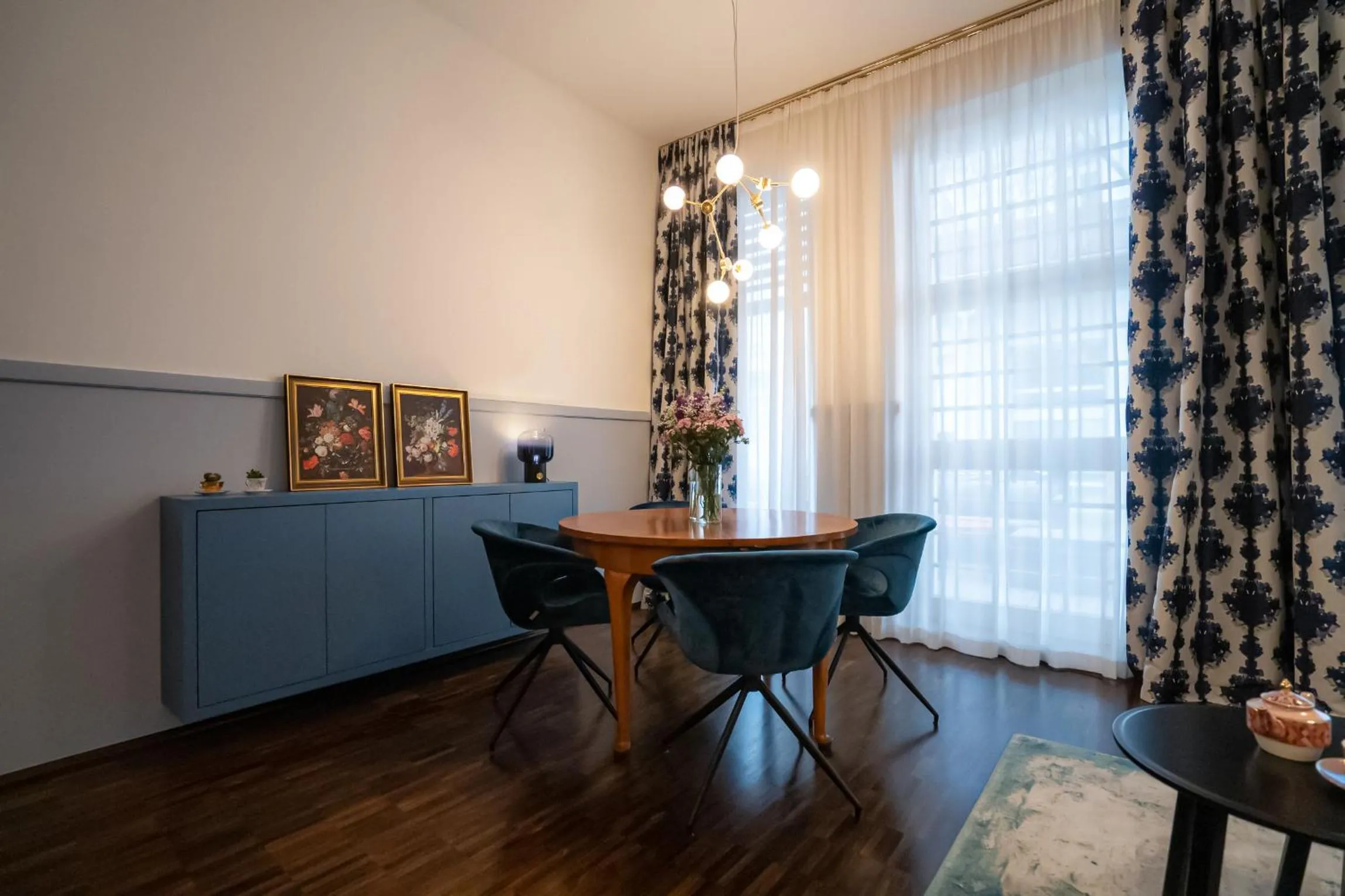 Living room in Designer Loft-Ferienwohnung im Zentrum mit Tiefgaragen-Parkplatz, Waschmaschine und Privatterrasse