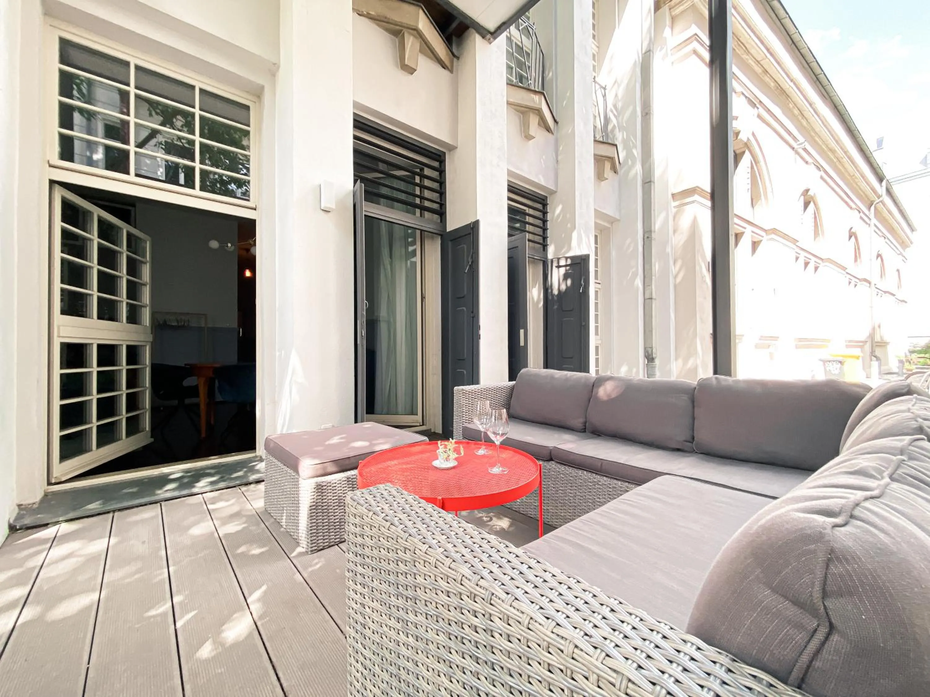 Day in Designer Loft-Ferienwohnung im Zentrum mit Tiefgaragen-Parkplatz, Waschmaschine und Privatterrasse
