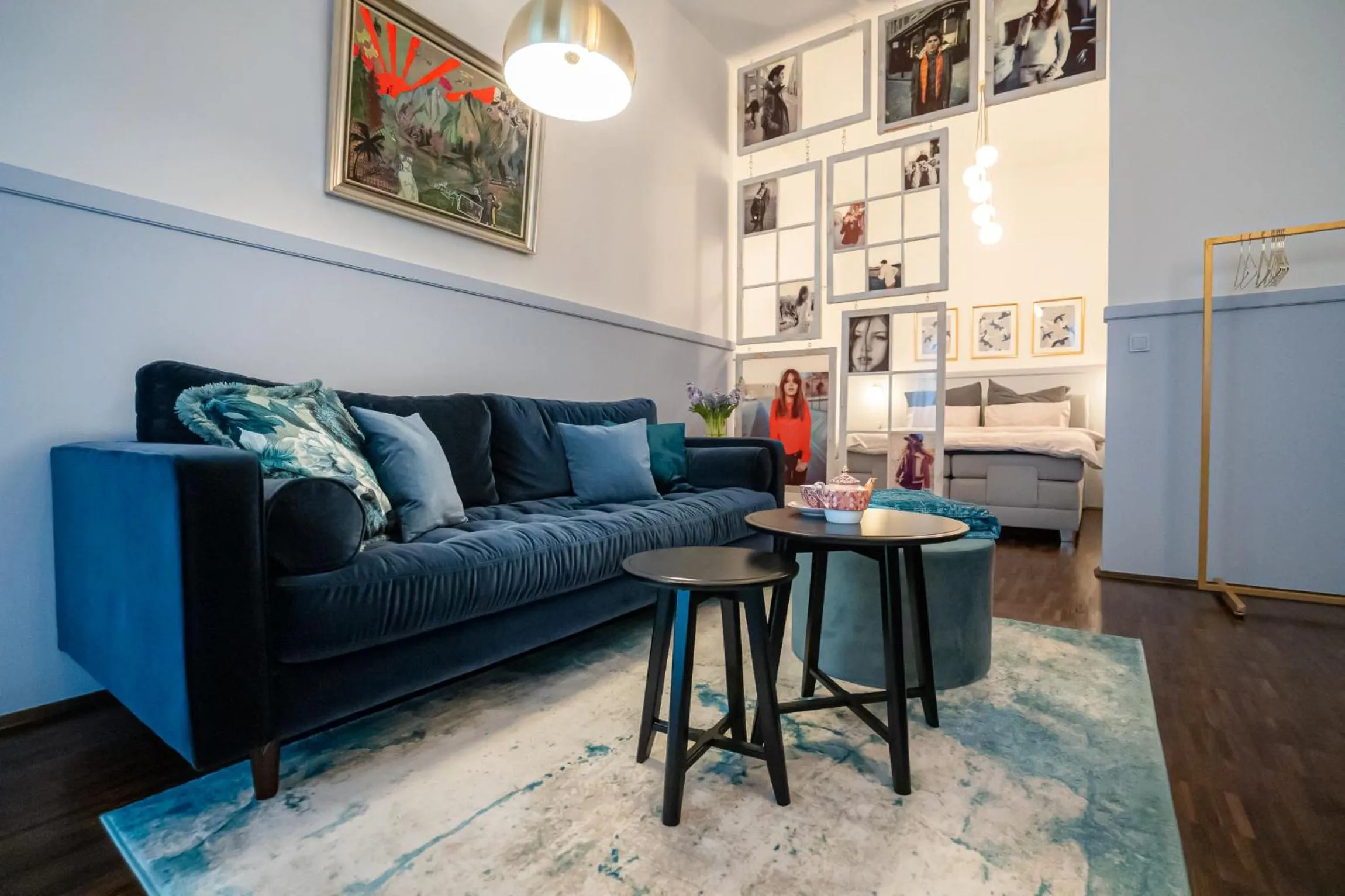 Designer Loft-Ferienwohnung im Zentrum mit Tiefgaragen-Parkplatz, Waschmaschine und Privatterrasse