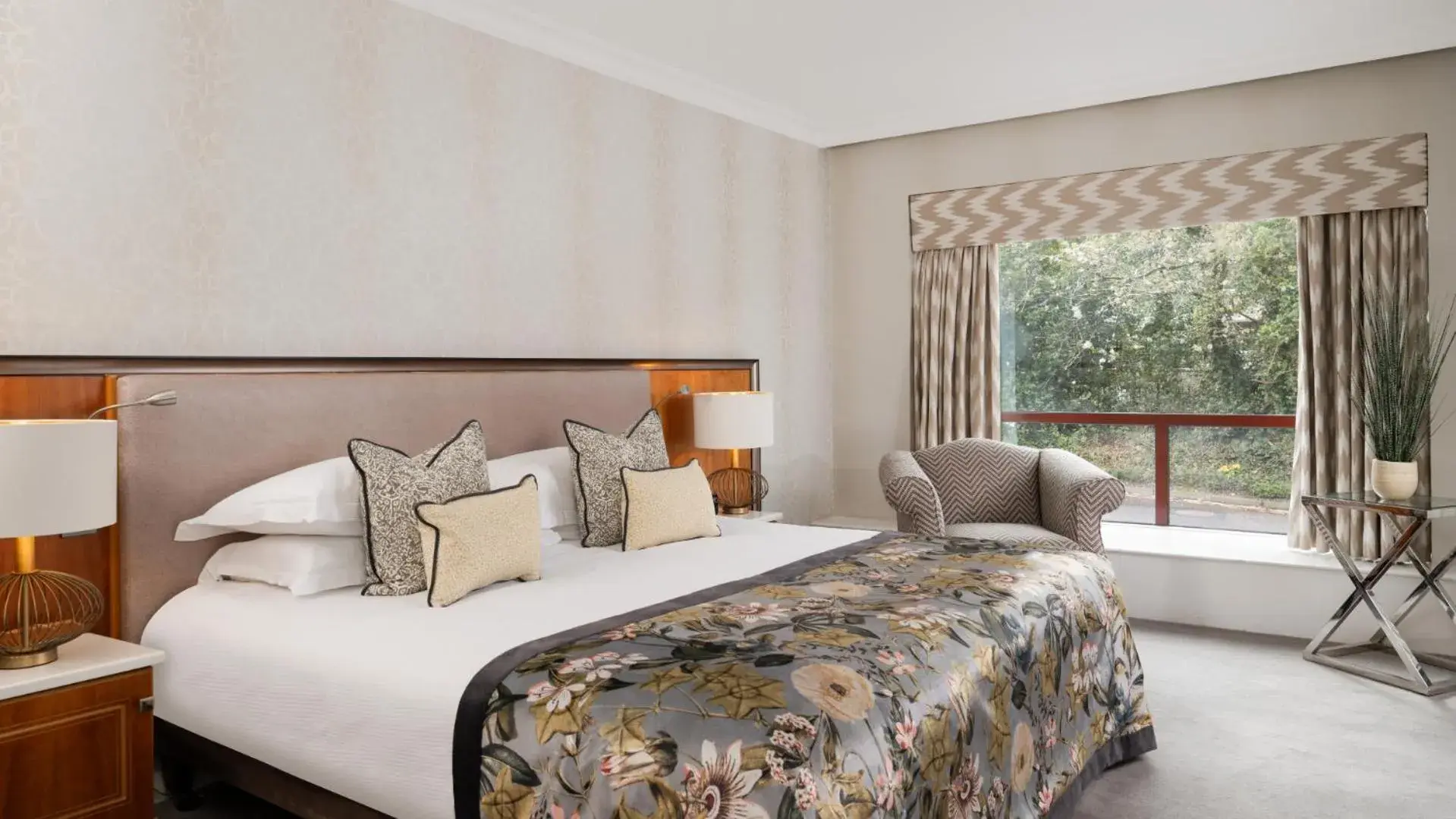 Bed in Everglades Hotel Bed in Everglades Hotel