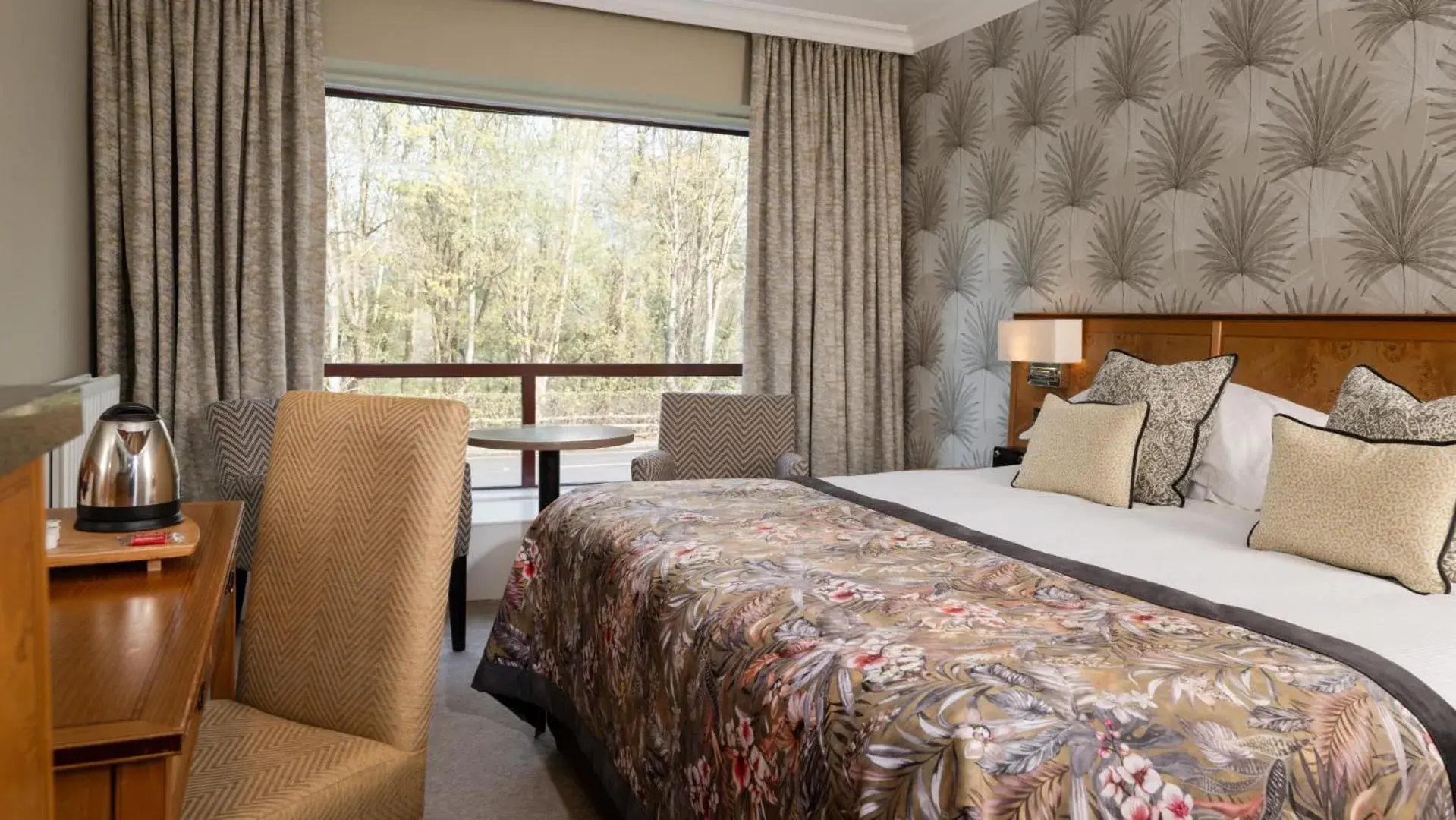 Bed in Everglades Hotel Bed in Everglades Hotel