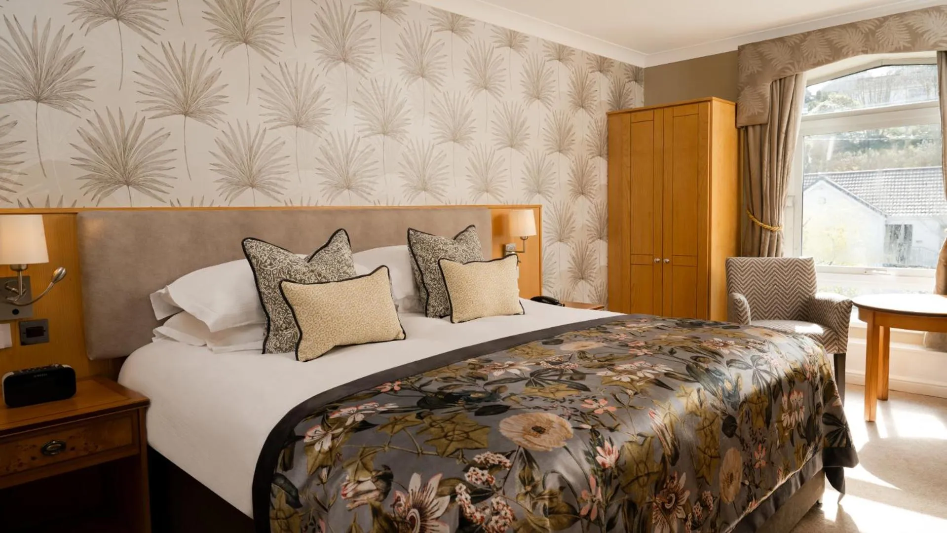 Bed in Everglades Hotel