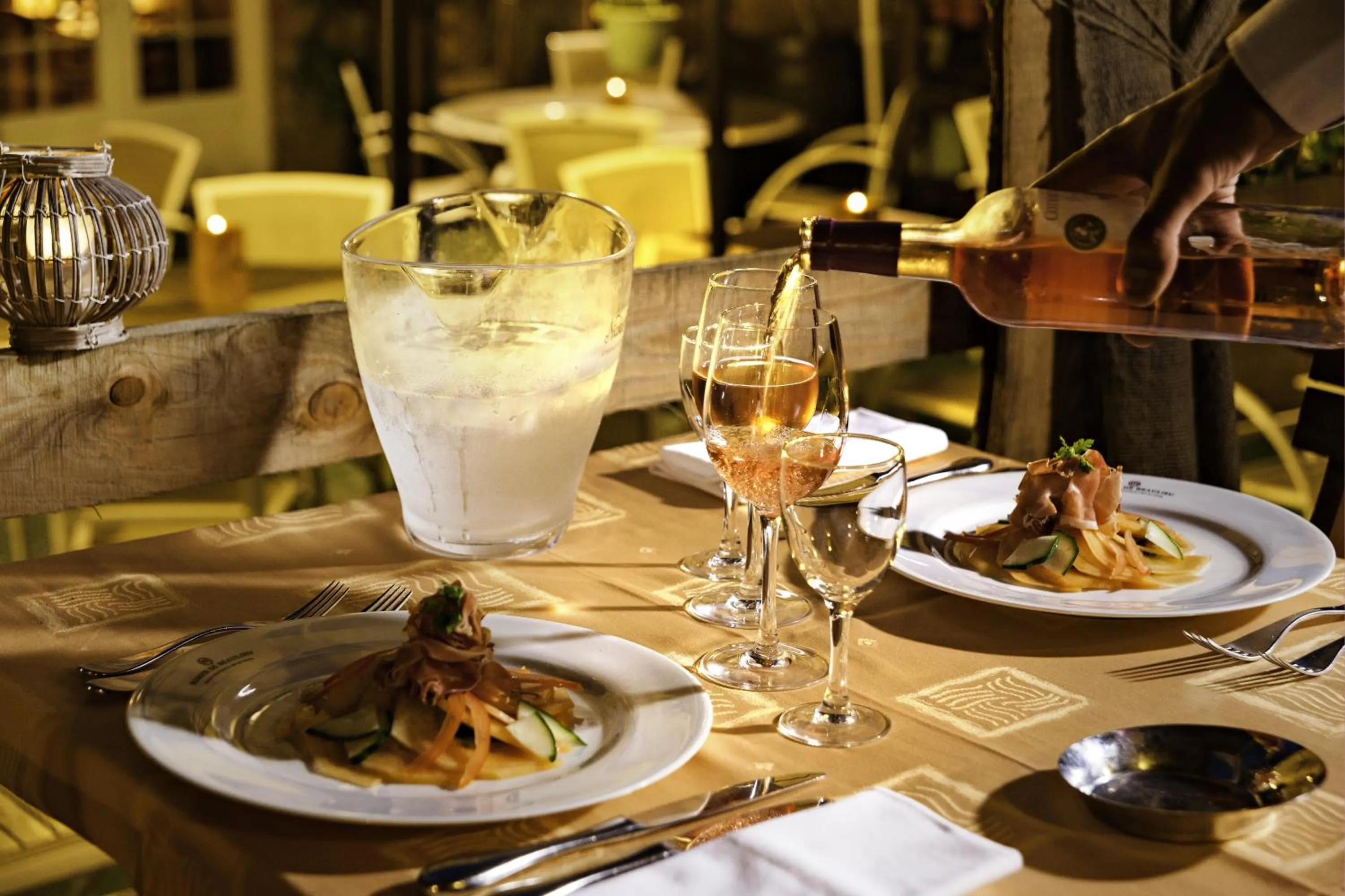 Restaurant/places to eat in Logis Hôtel Le Beaulieu