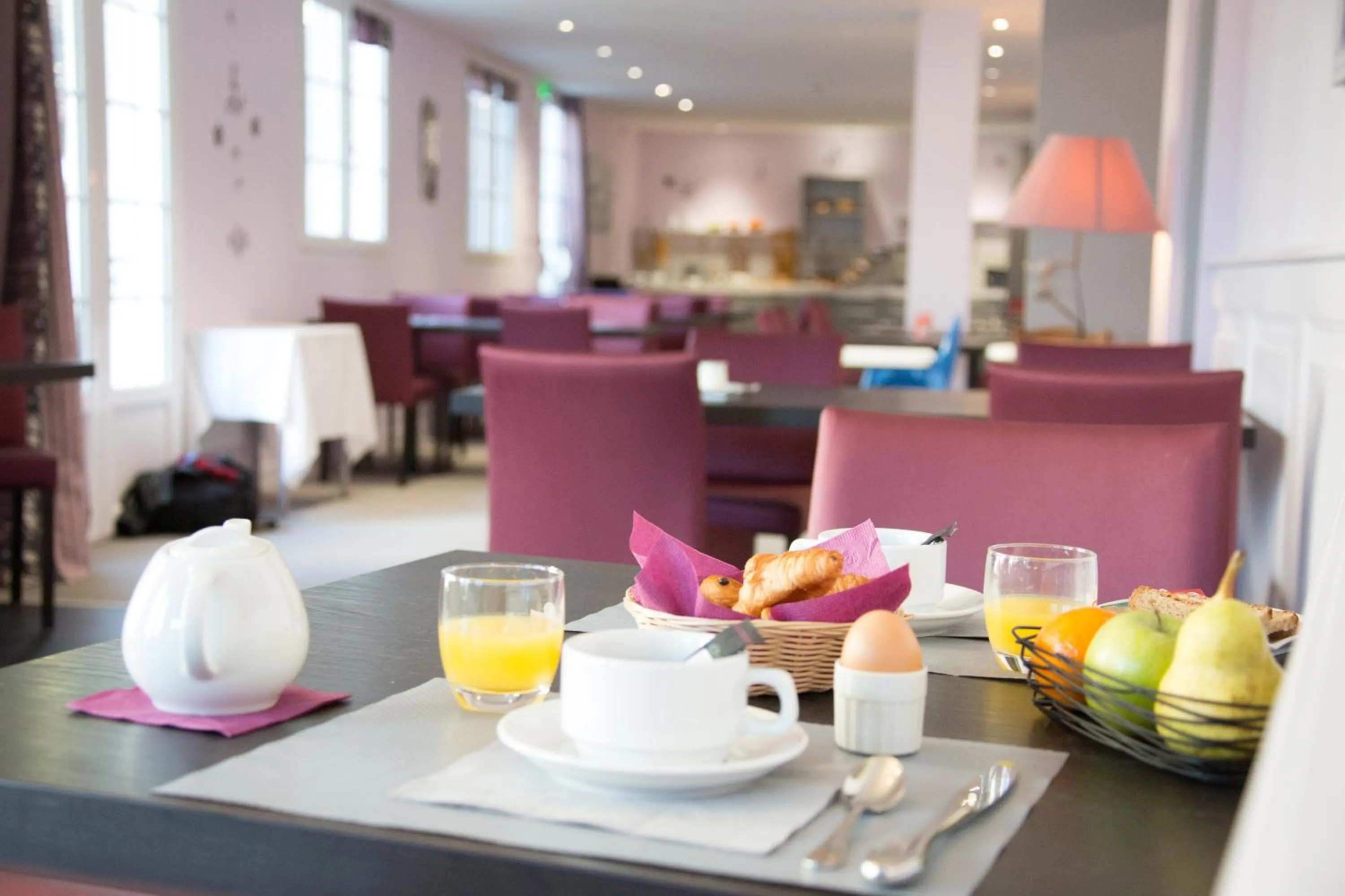 Breakfast in Logis Hôtel Le Beaulieu