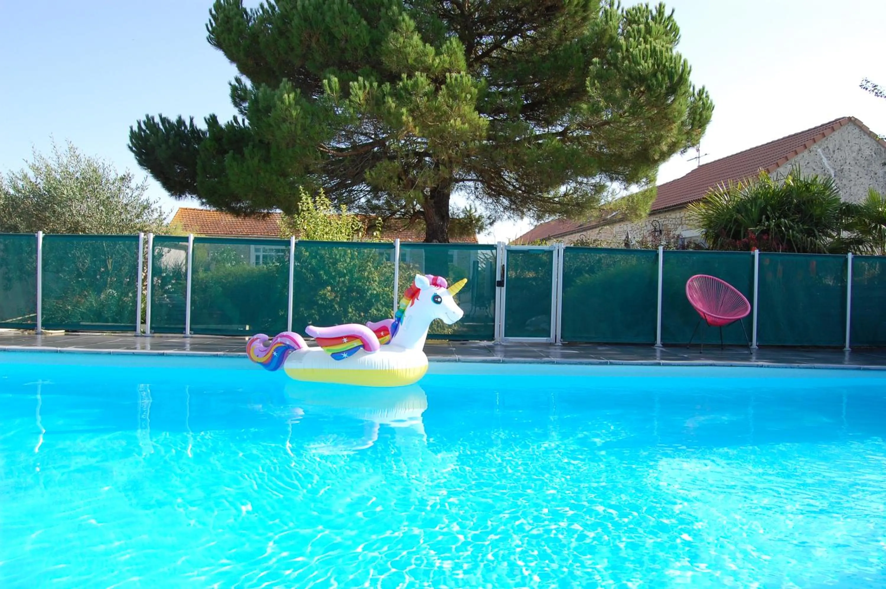 Swimming pool in Le Comptoir des Ecoliers