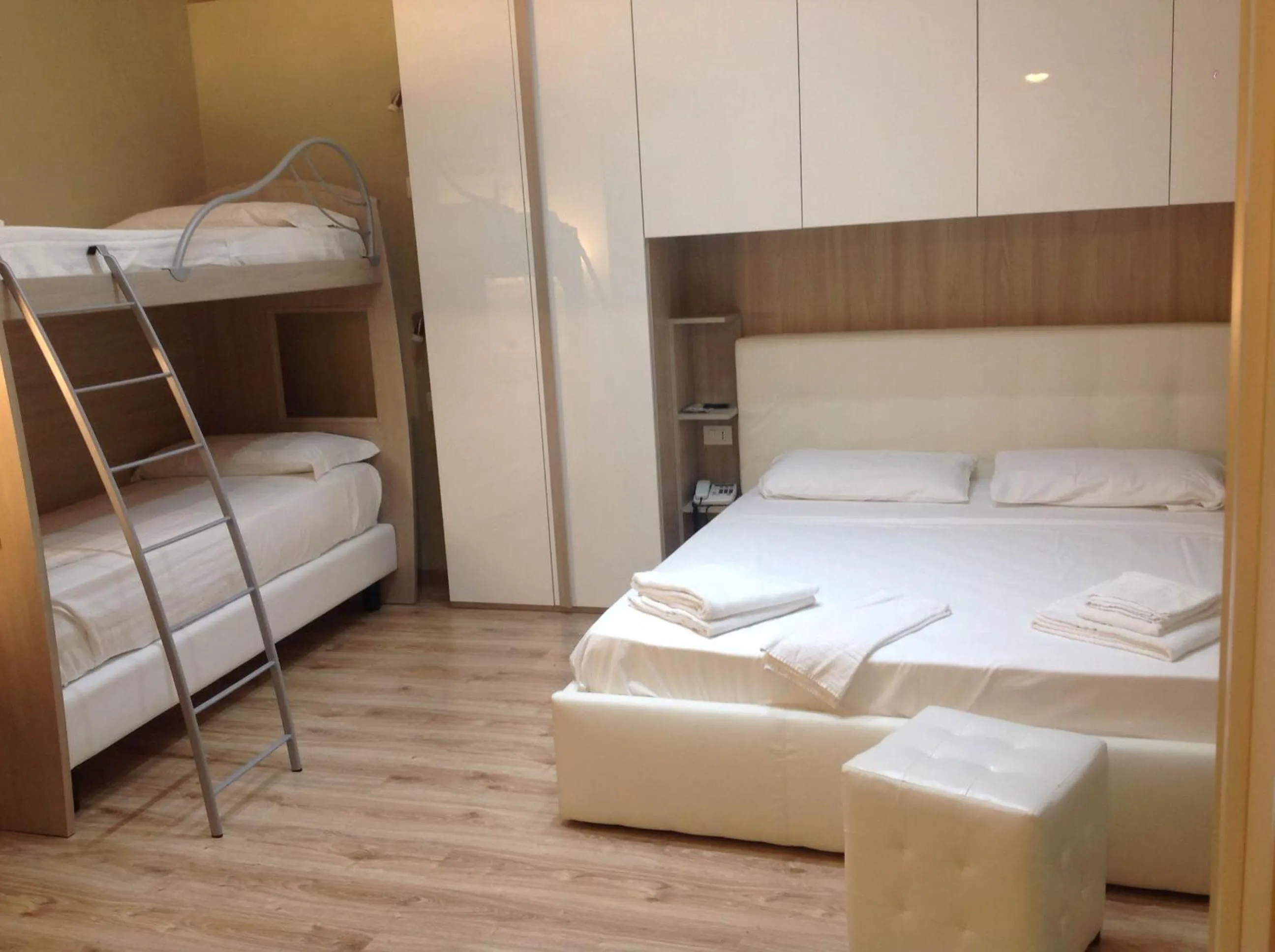 bunk bed, Bed in Antico Hotel Moderno