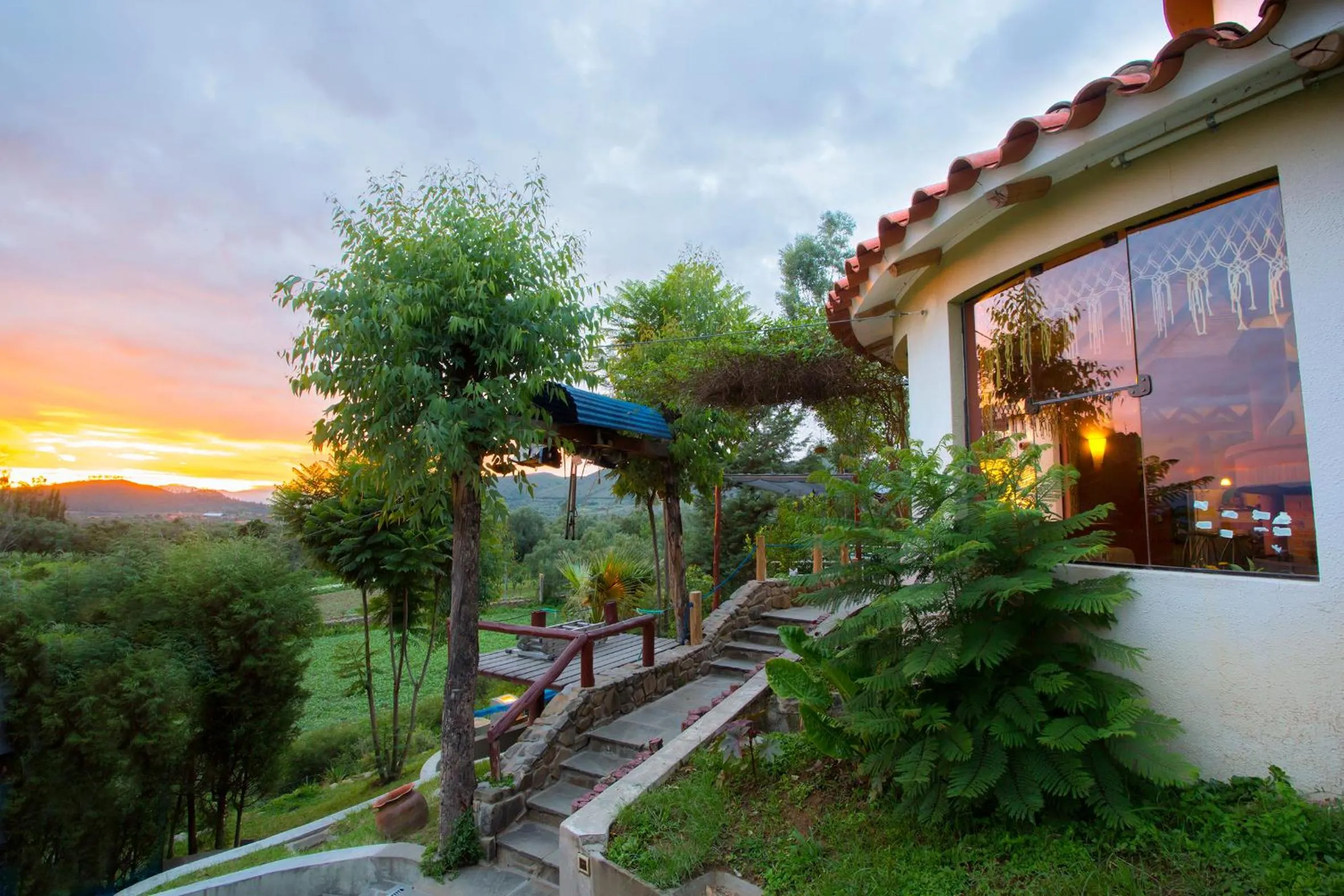 Facade/entrance in La Pasarela