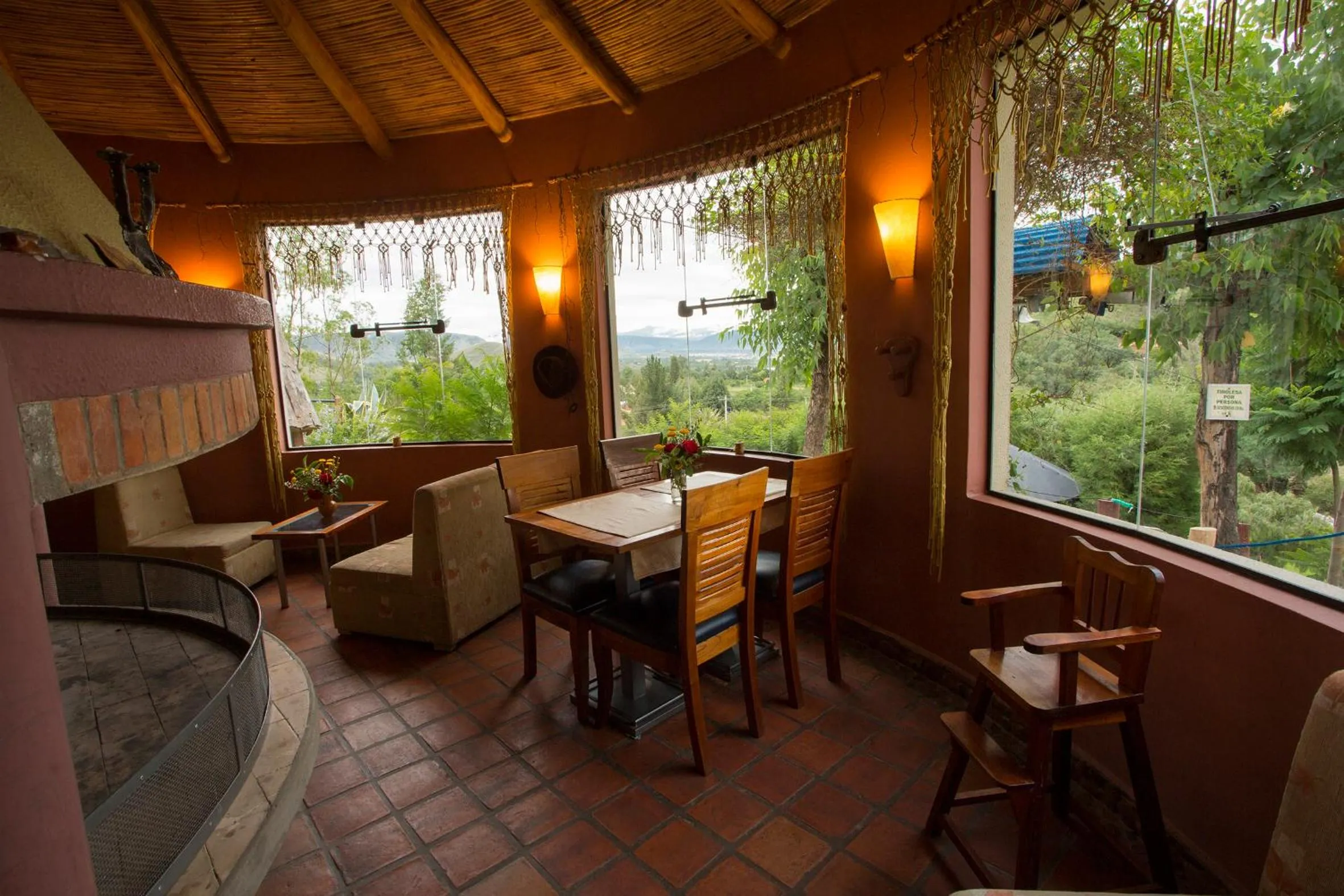 Restaurant/places to eat in La Pasarela