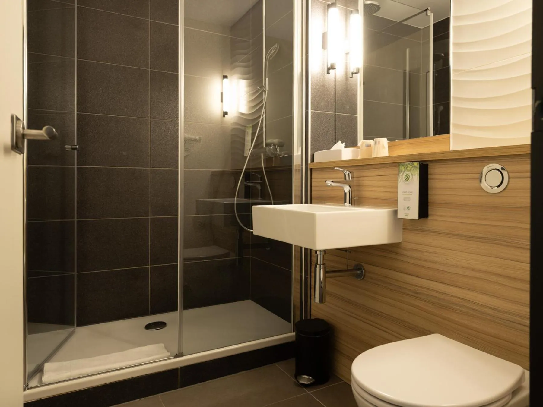 Bathroom in Campanile Hotel & Restaurant Eindhoven