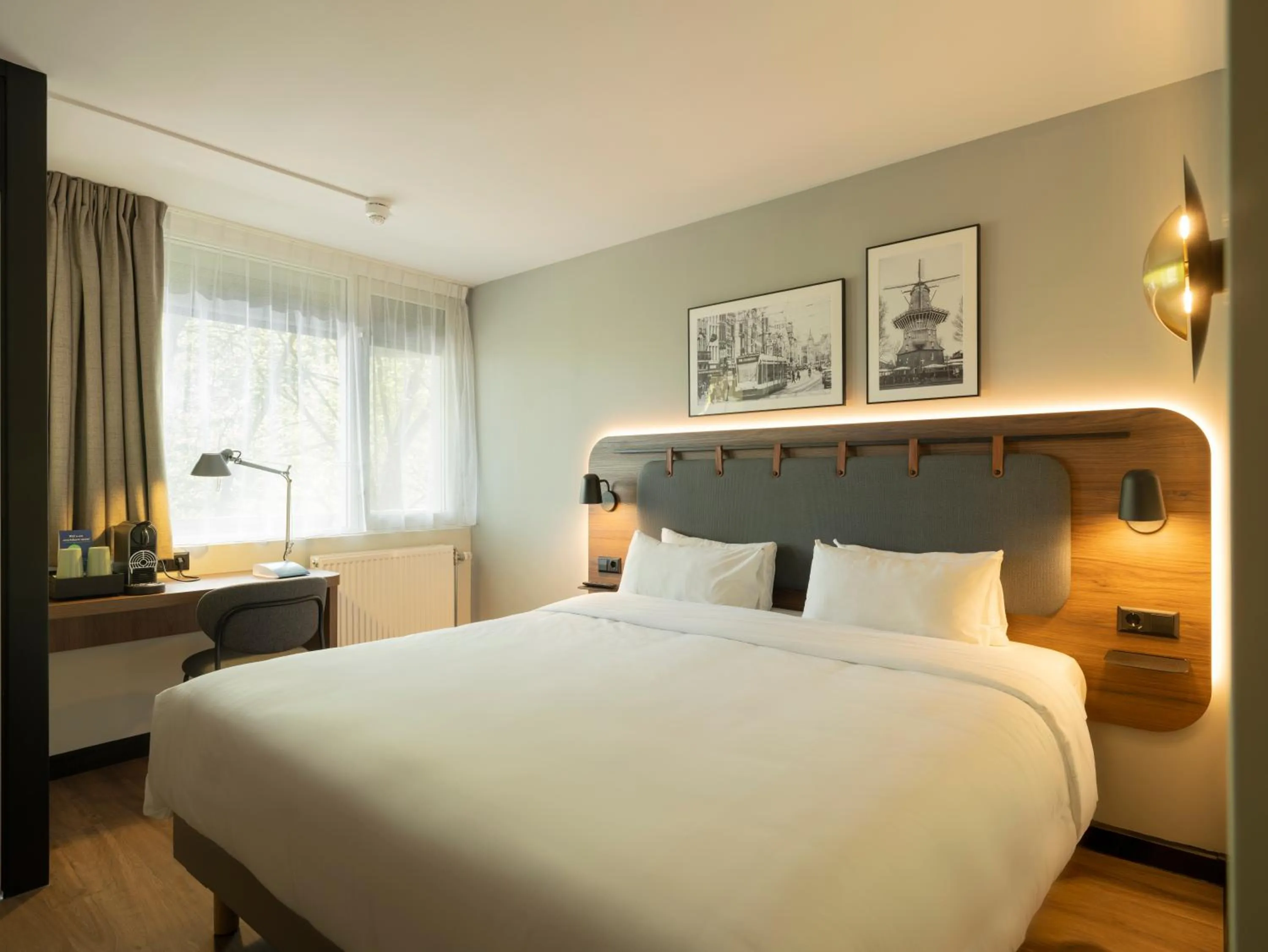 Bedroom, Bed in Campanile Hotel & Restaurant Eindhoven