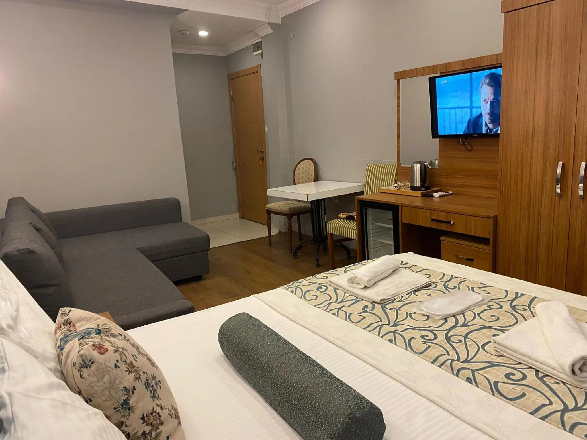 Bed in Riverland Suites Apart Hotel