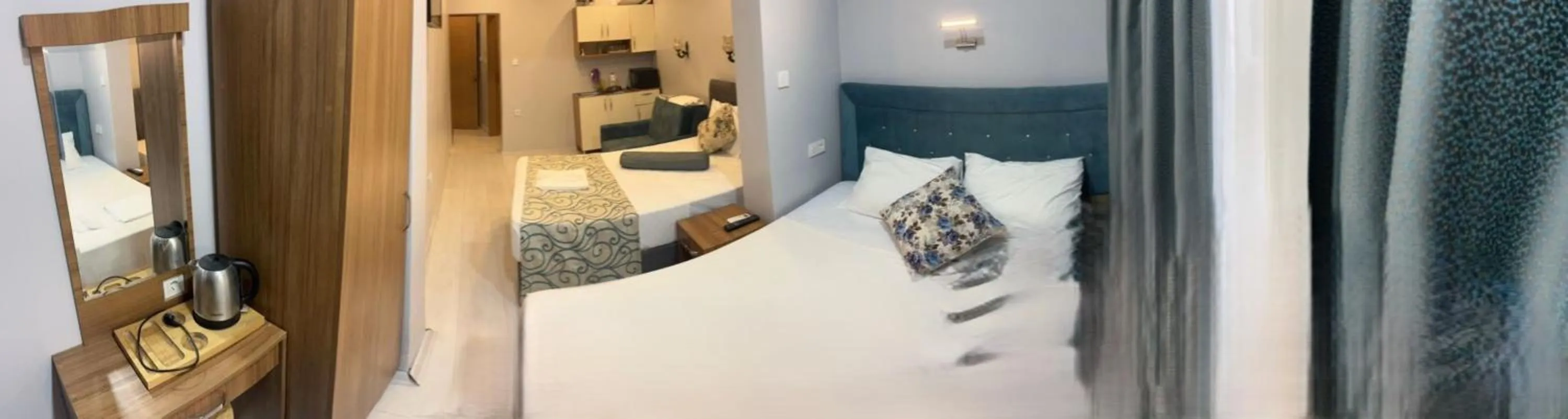 Toilet, Bed in Riverland Suites Apart Hotel