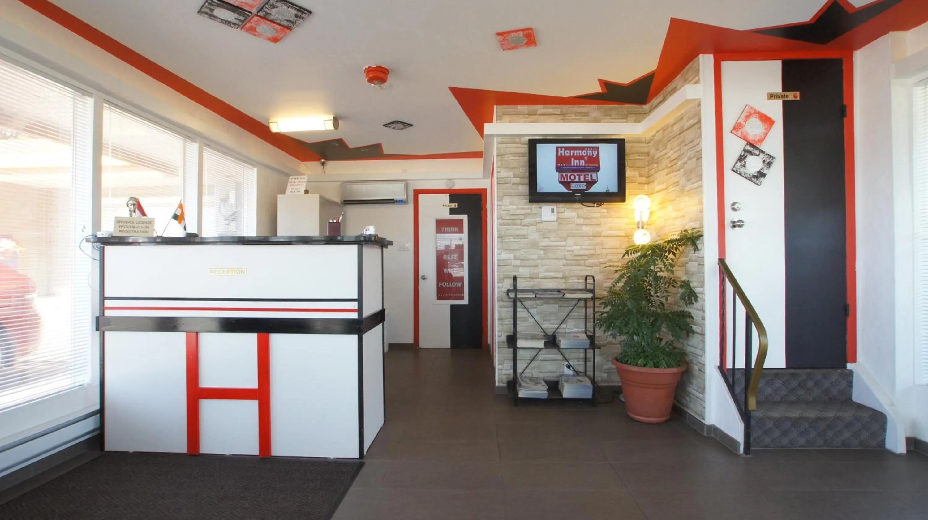Lobby or reception in Harmony Inn