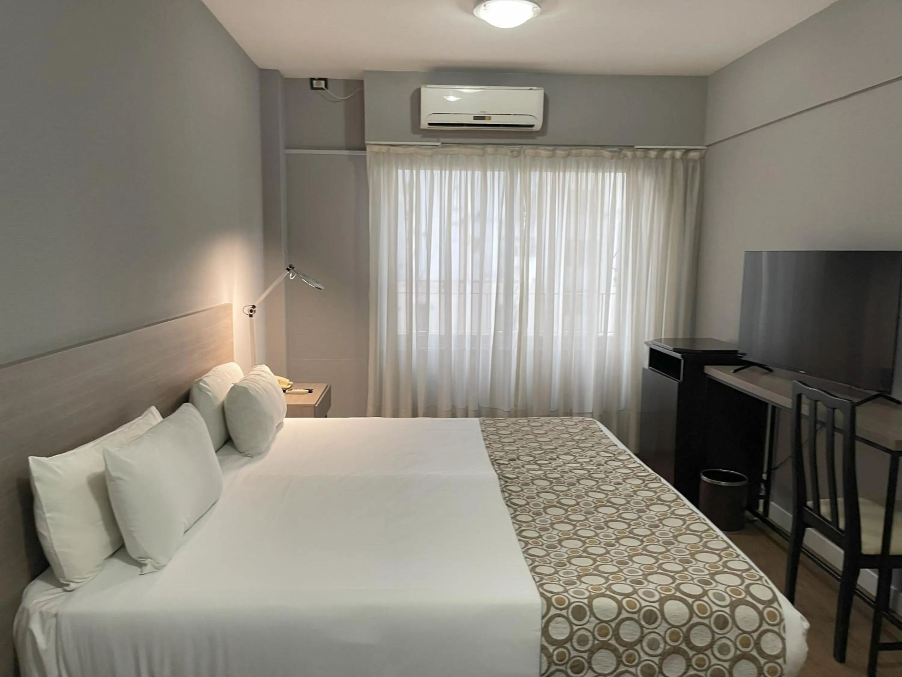 Photo of the whole room, Bed in Hotel 8 de Octubre