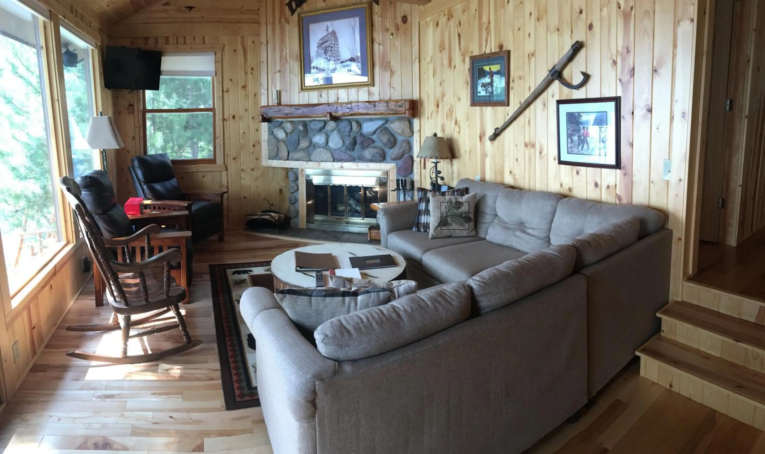 Living room in Ludlow's Island Resort