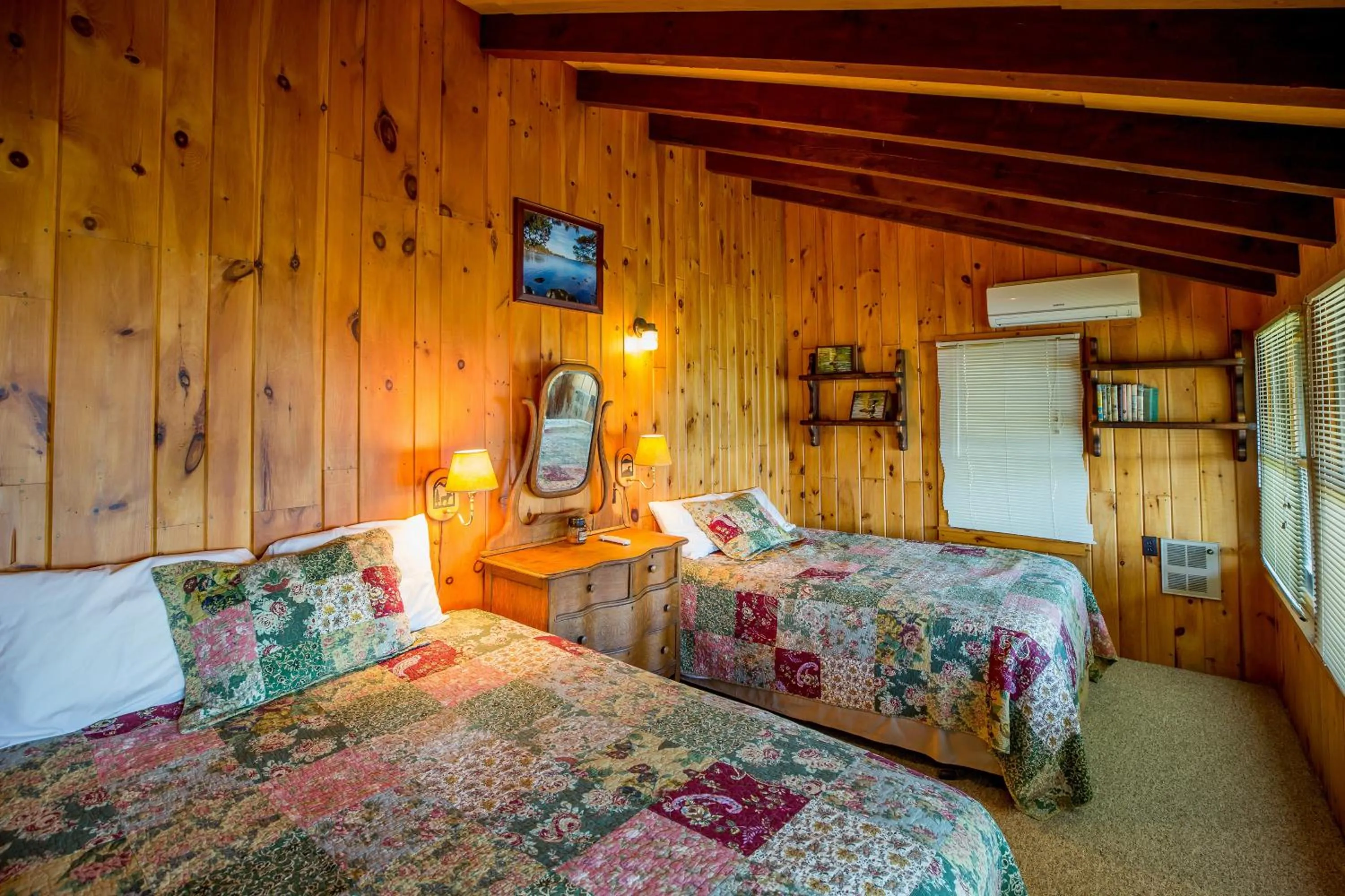 Bedroom in Ludlow's Island Resort
