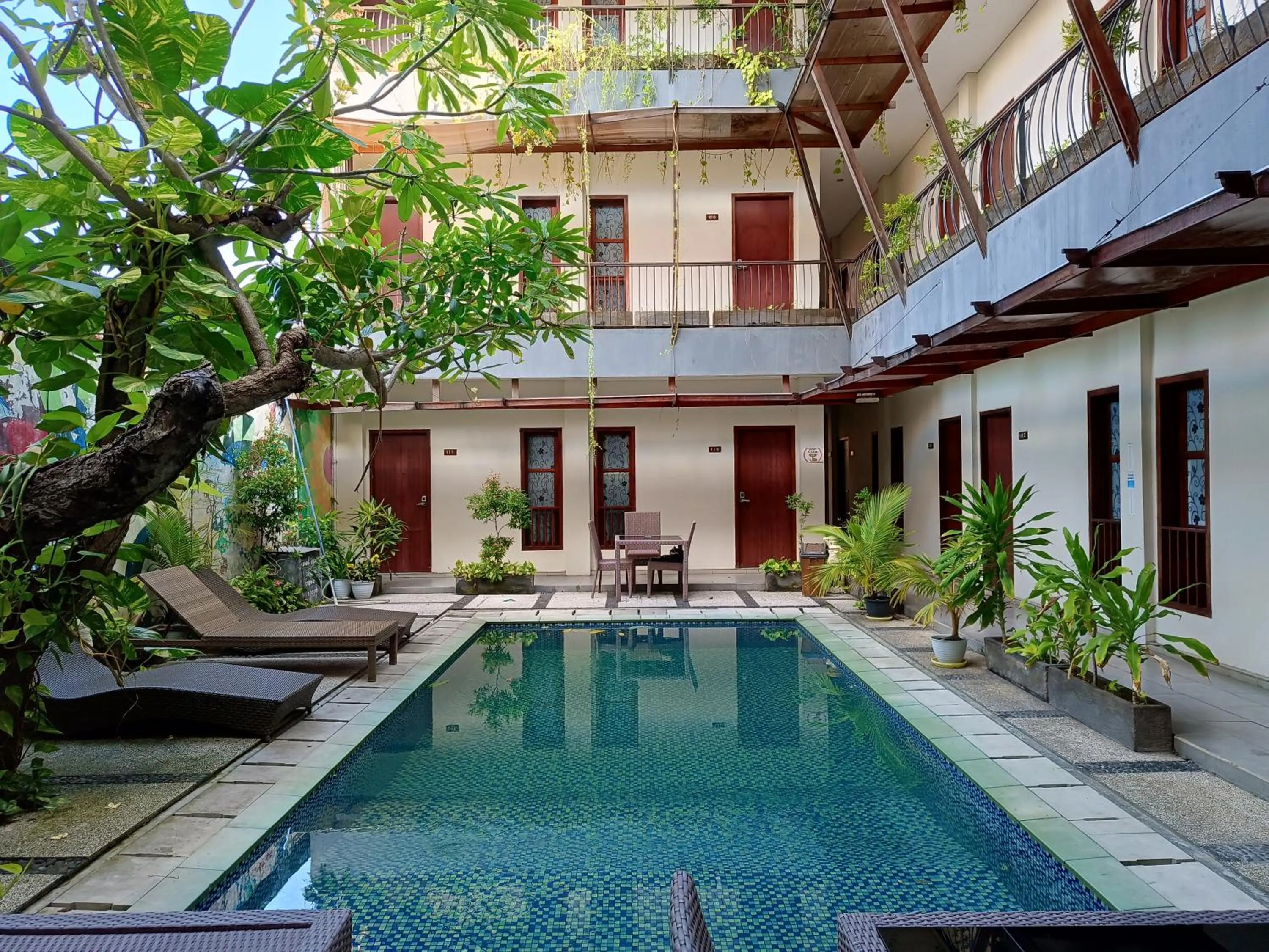 Swimming pool in Keola Hotel Legian