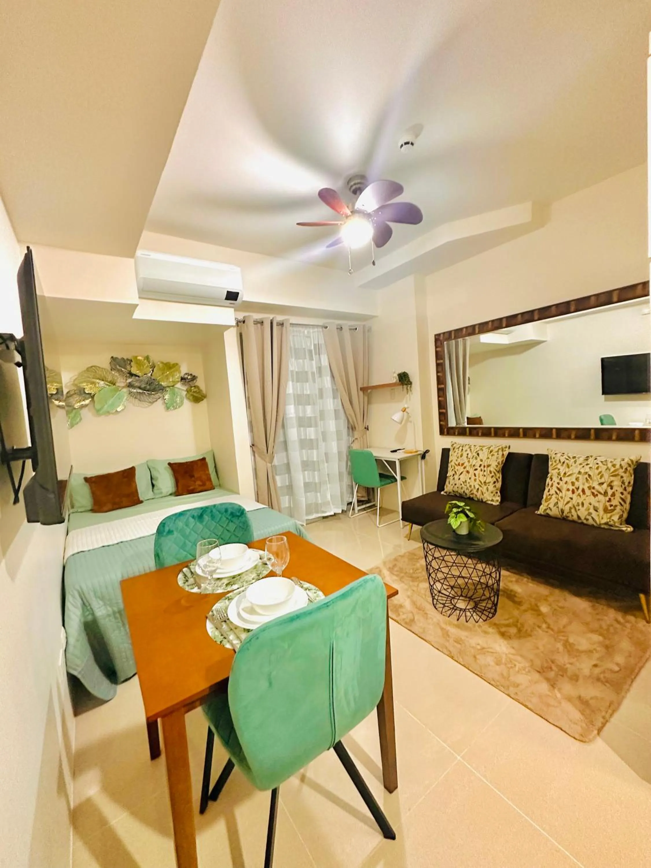 Lengs Place 2 - Studio with Balcony at Inspiria Condo, Beside Abreeza Mall