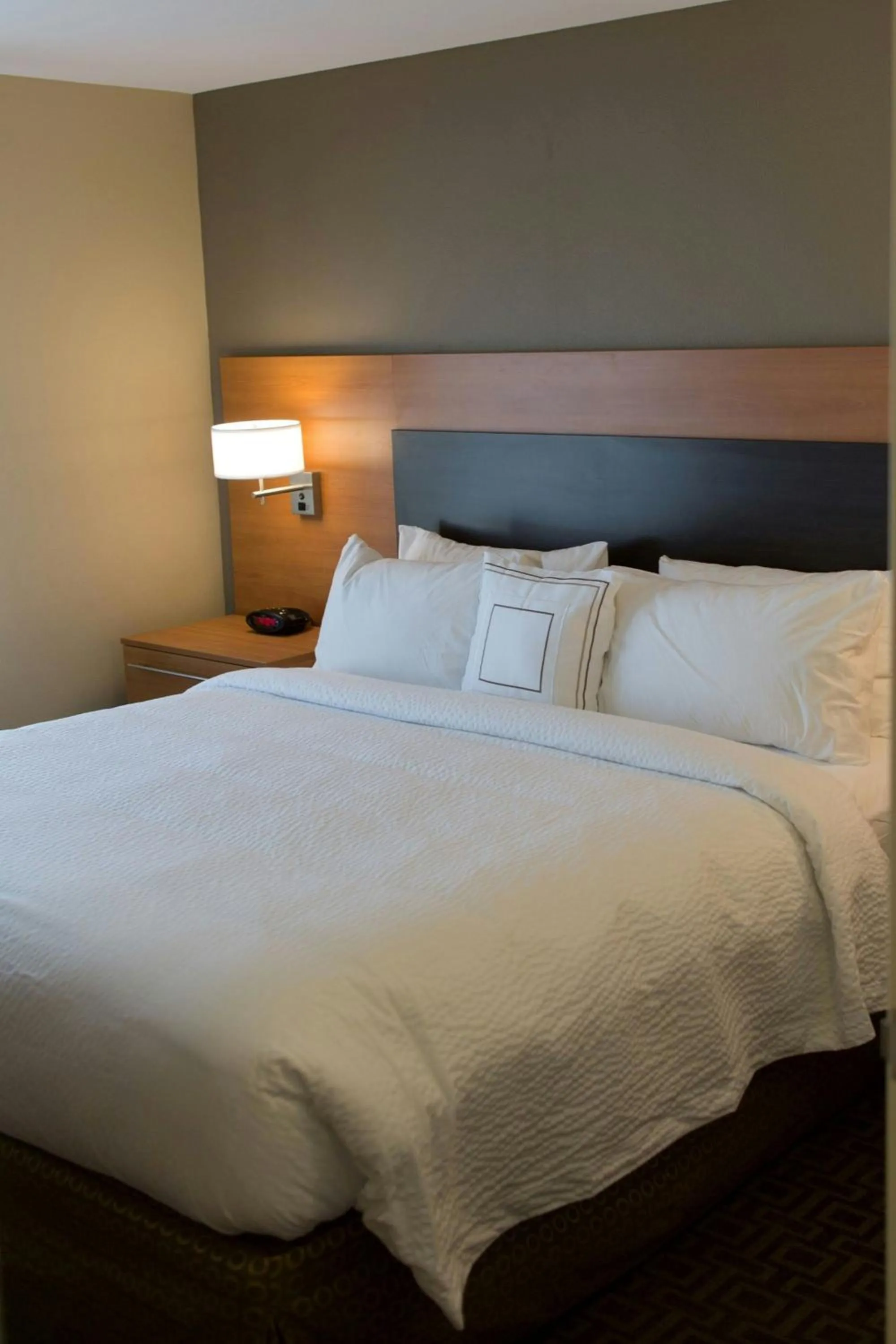 Bedroom, Bed in TownePlace Suites by Marriott Lancaster