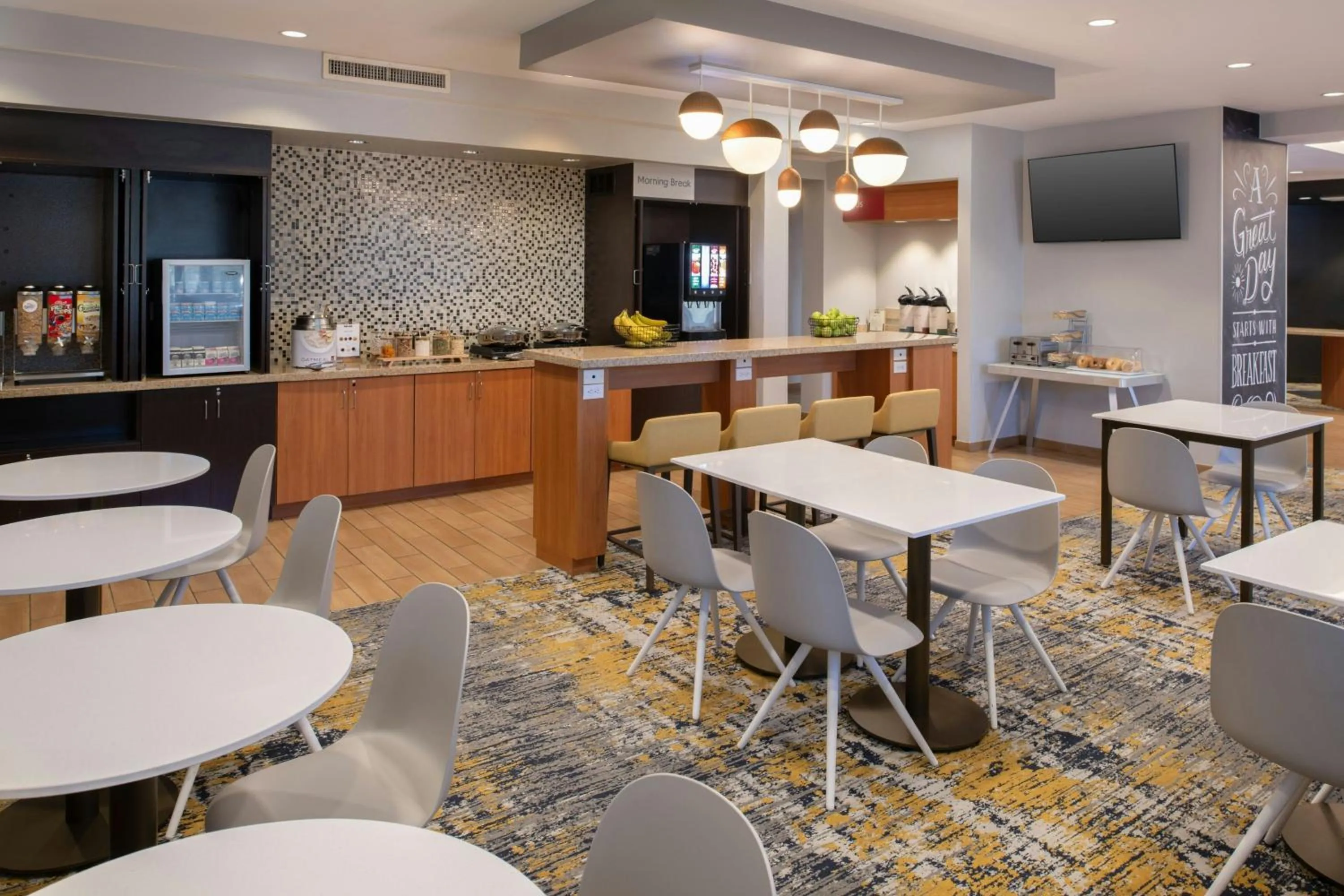 Breakfast in TownePlace Suites by Marriott Lancaster