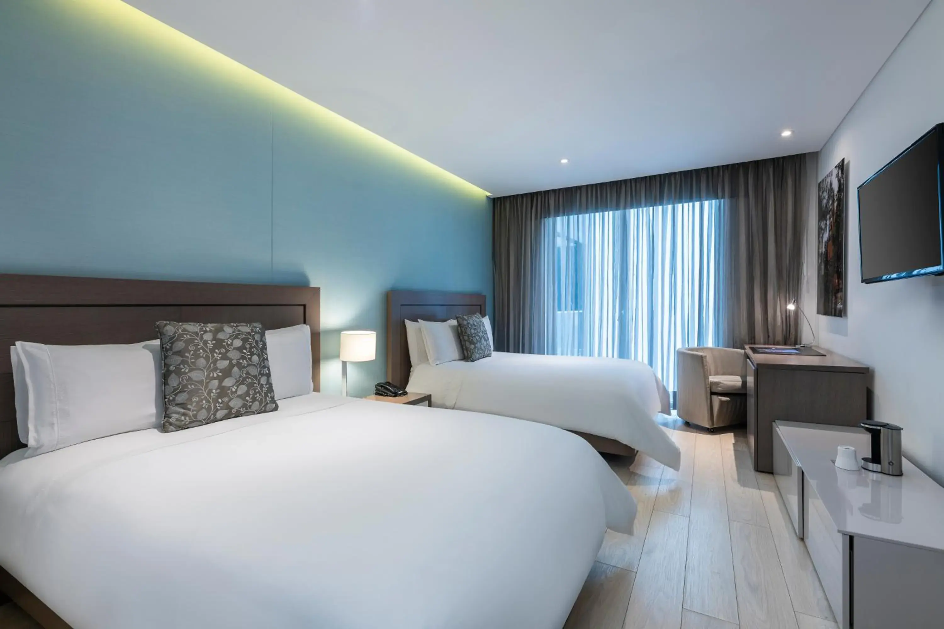 Superior Twin Room in Hotel 100 Luxury Suites by Preferred Superior Twin Room in Hotel 100 Luxury Suites by Preferred
