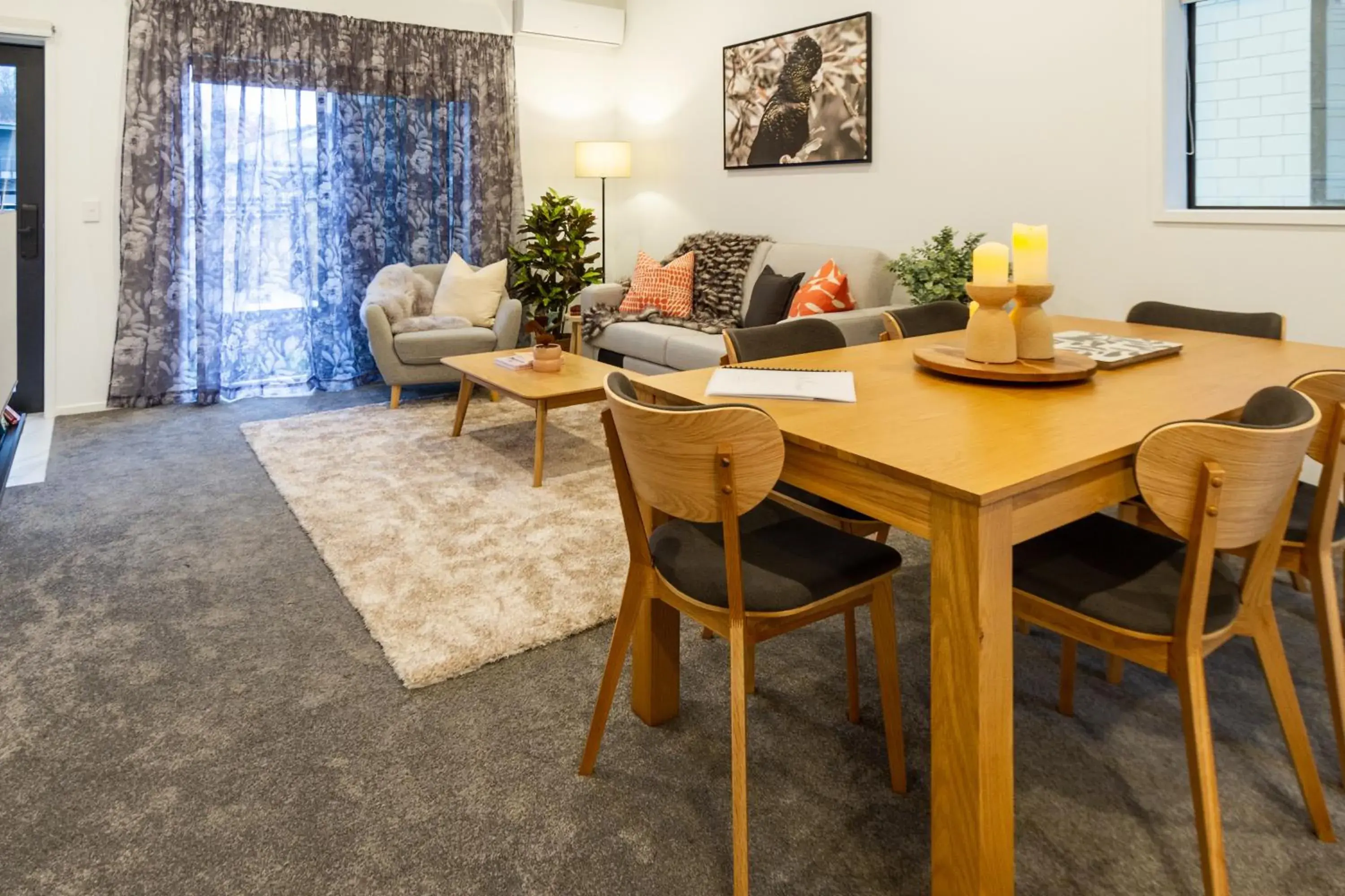 Three-Bedroom Apartment in 3 Bedroom 2 Bathroom Hagley Parkside Perch Three-Bedroom Apartment in 3 Bedroom 2 Bathroom Hagley Parkside Perch