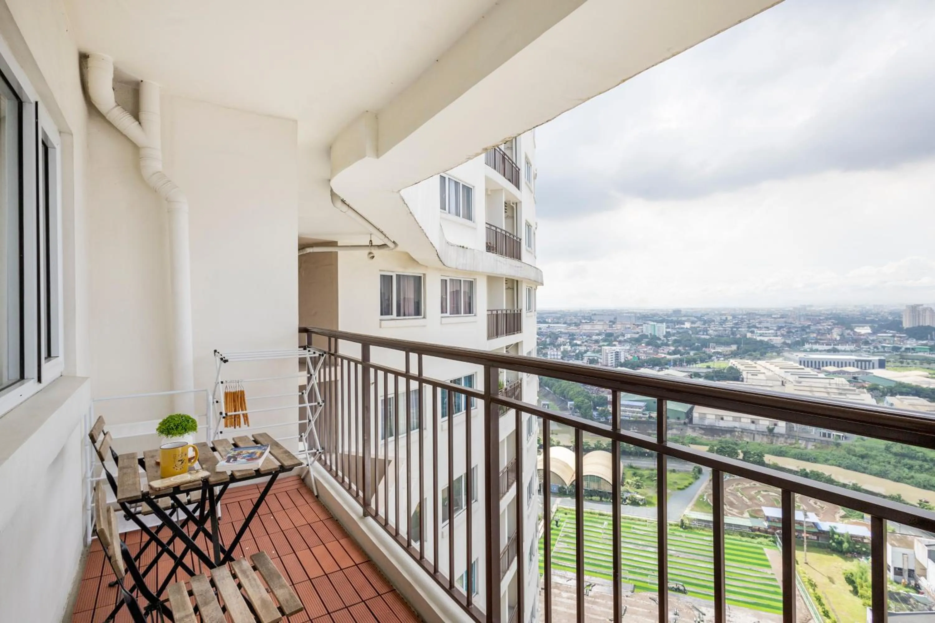 Modern Comfort Your Gateway to Quezon City One Free Parking