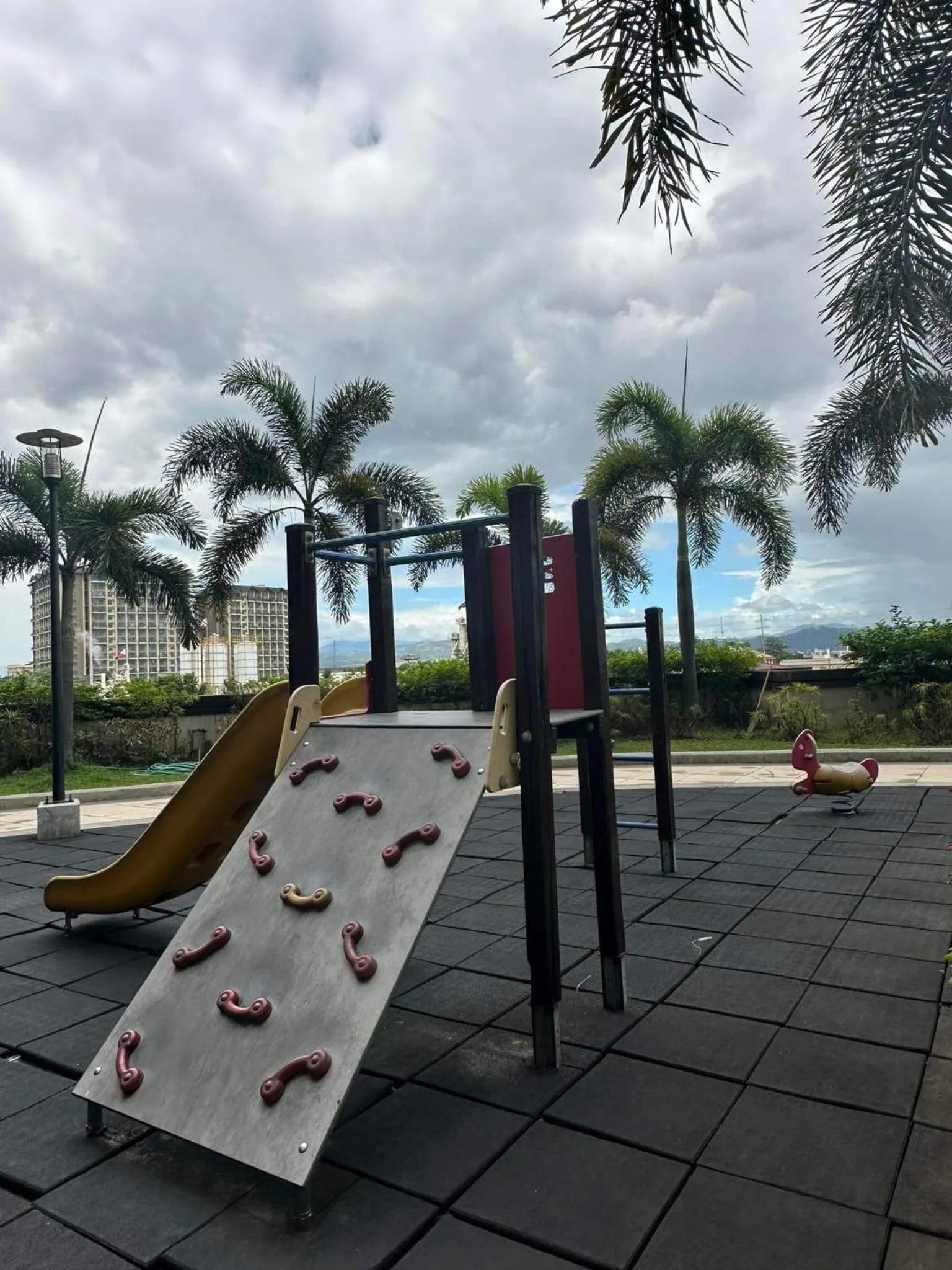 Day in Modern Comfort Your Gateway to Quezon City One Free Parking
