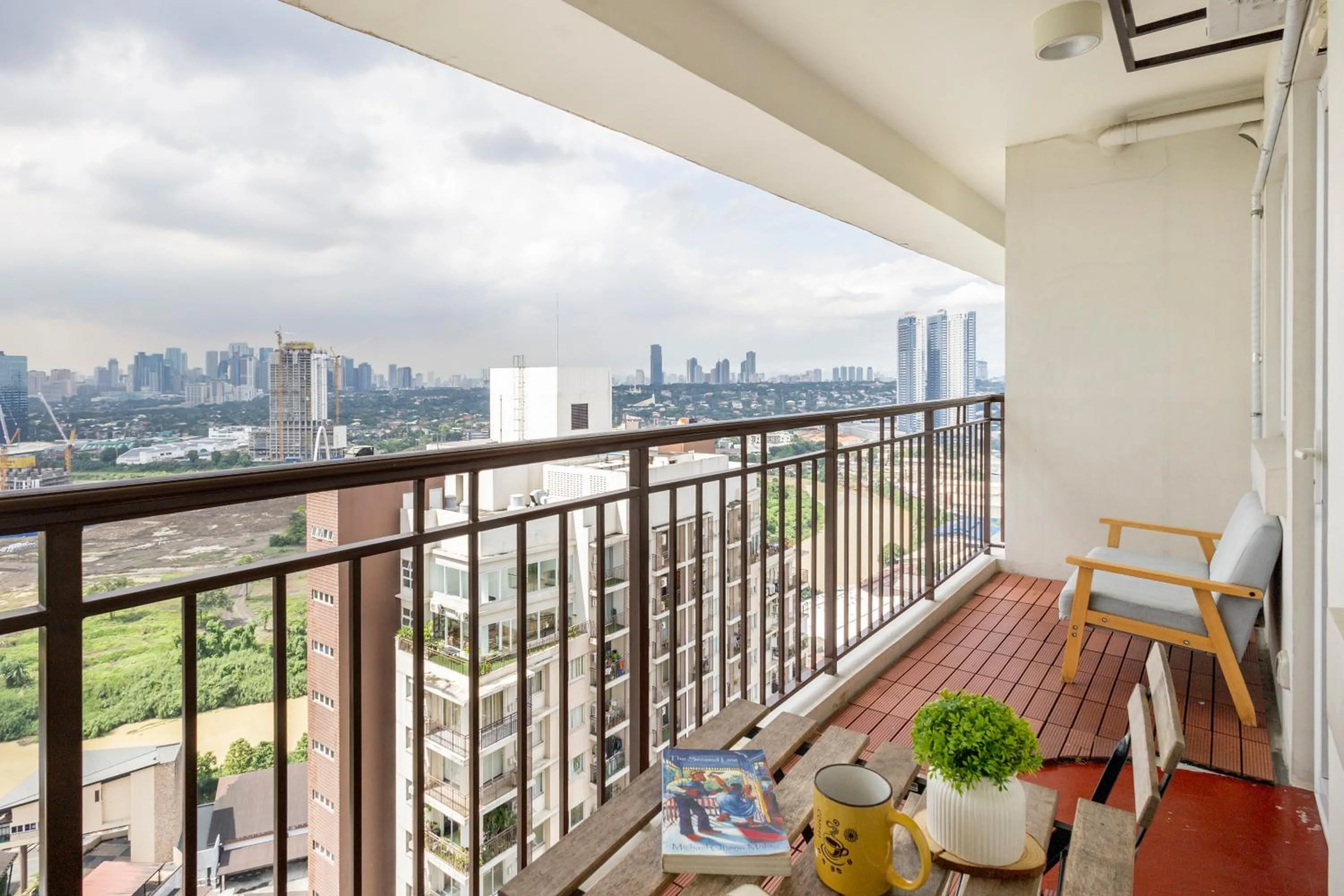 Modern Comfort Your Gateway to Quezon City One Free Parking