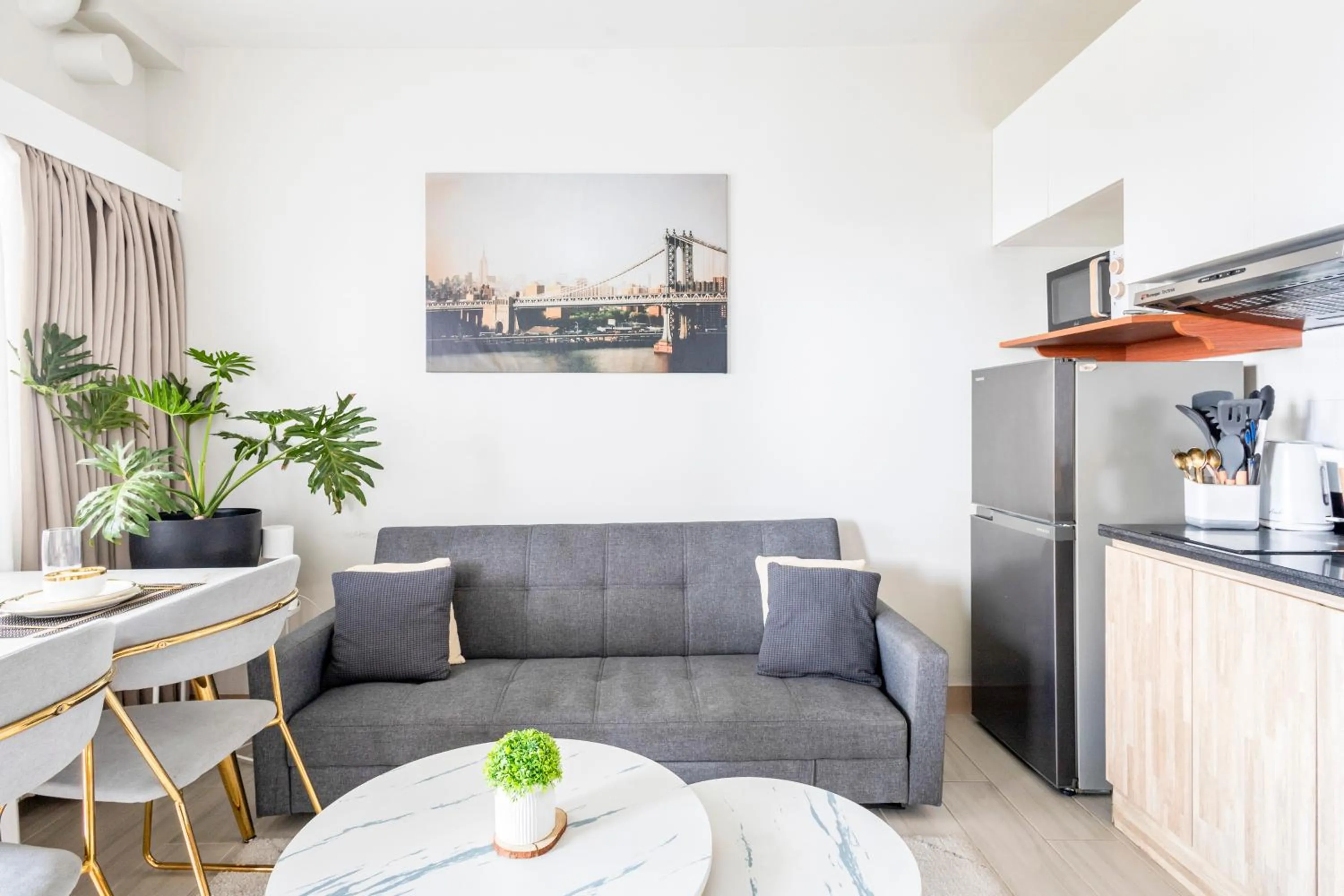 Modern Comfort Your Gateway to Quezon City One Free Parking