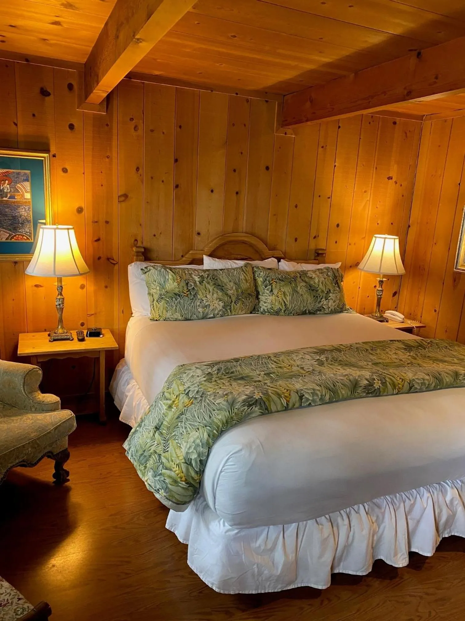 Bed in Carmel Garden Inn