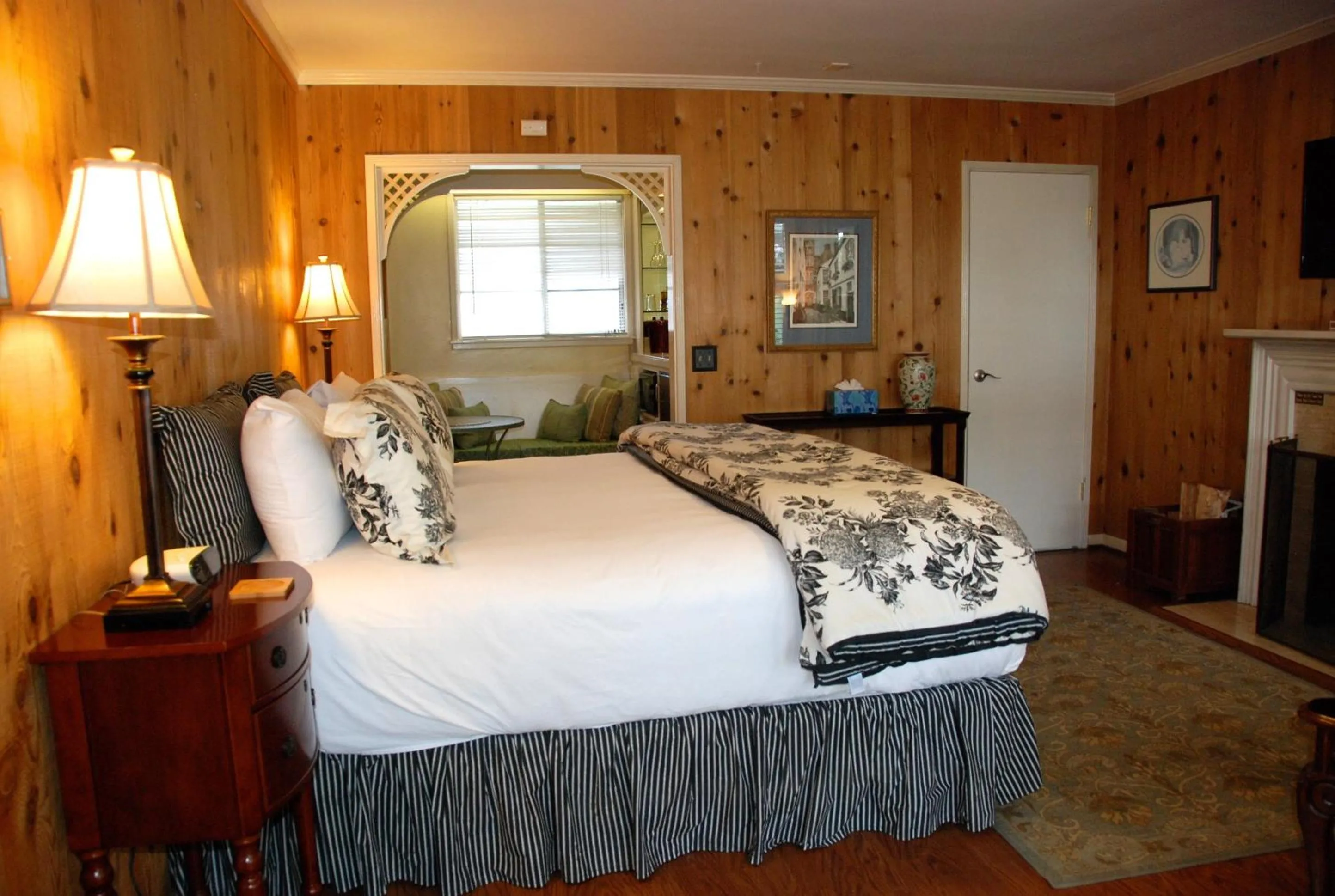 Bed in Carmel Garden Inn