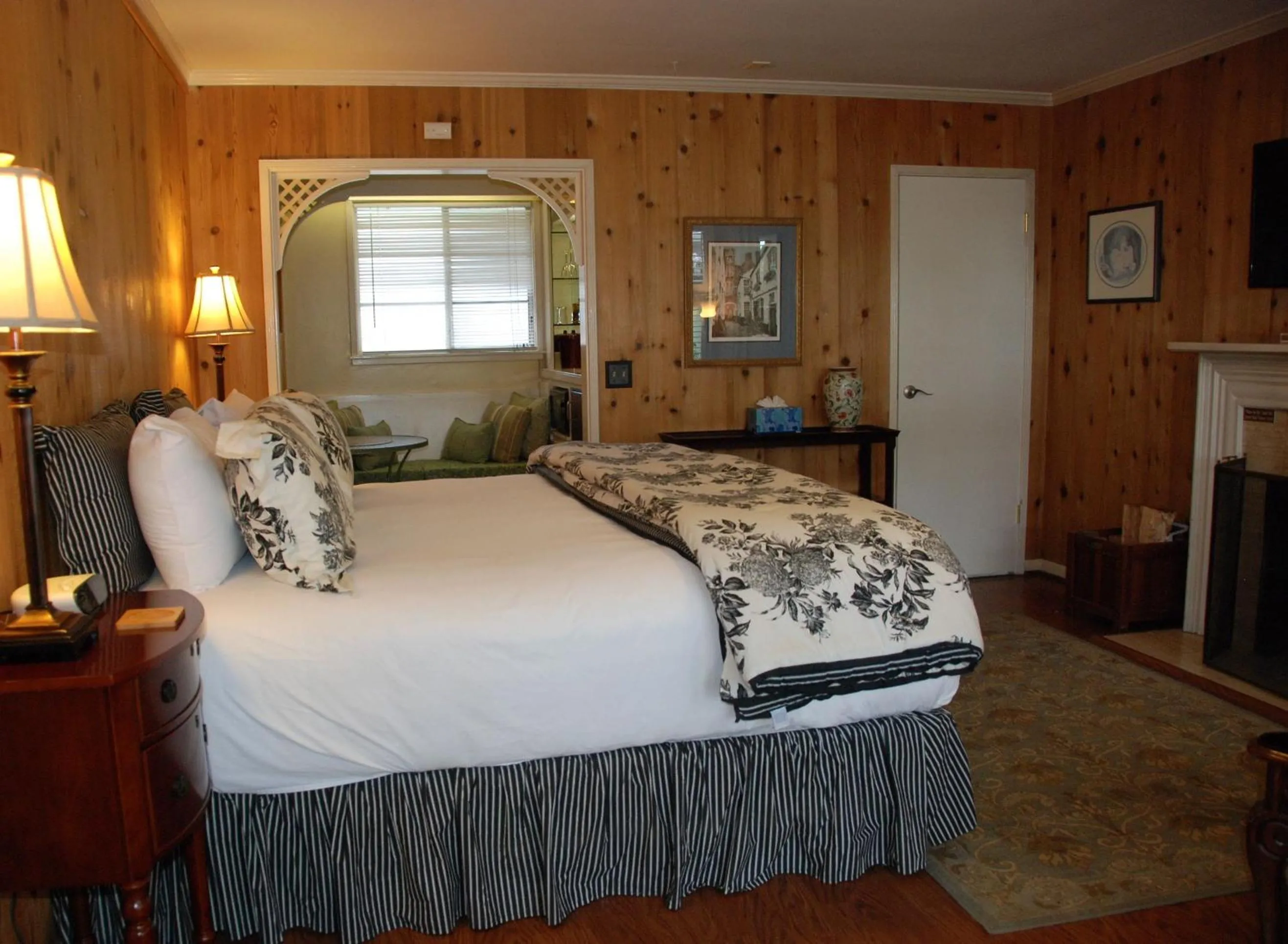 Bed in Carmel Garden Inn