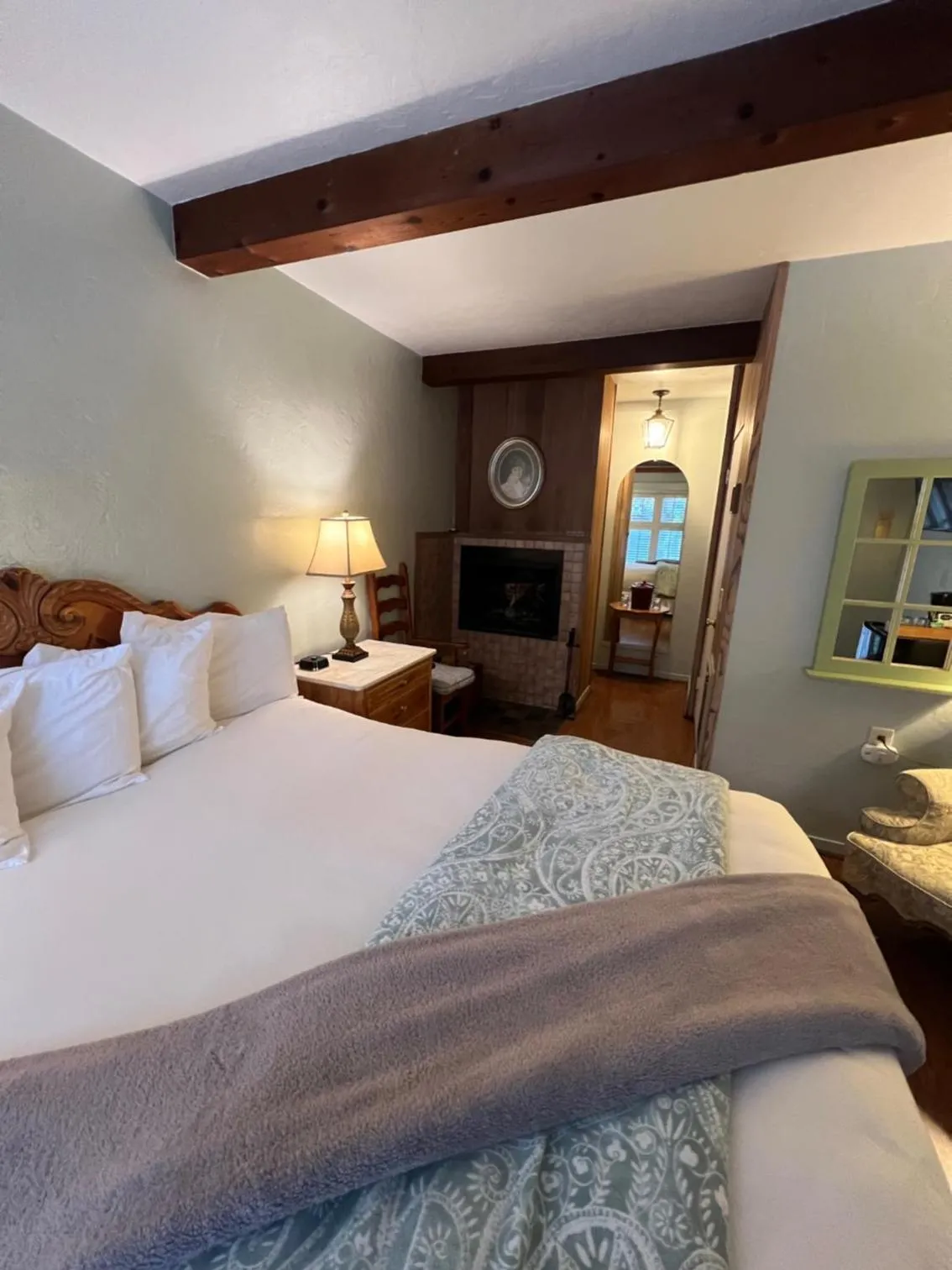 flat iron, Bed in Carmel Garden Inn