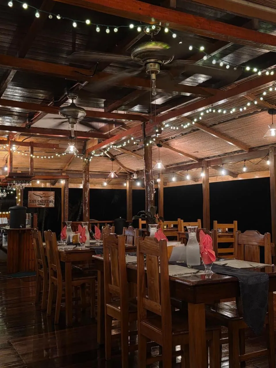 Restaurant/places to eat in Las Caletas Lodge