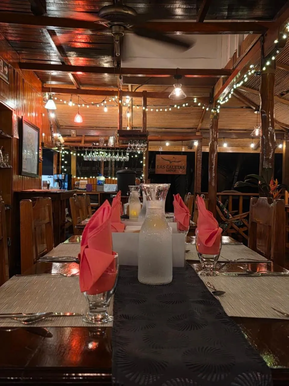 Restaurant/places to eat in Las Caletas Lodge