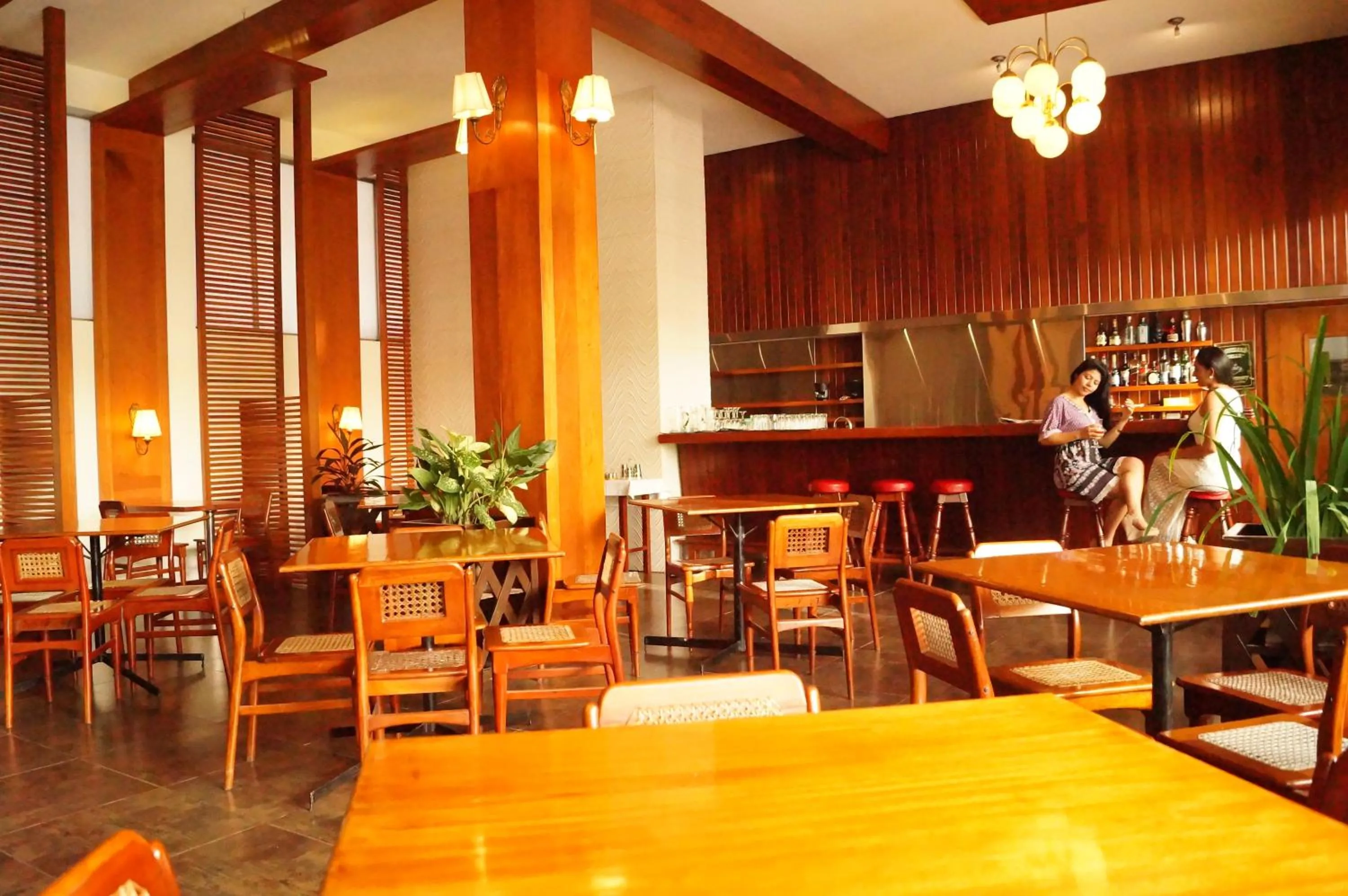 Restaurant/places to eat in Grand Hotel Mercedes